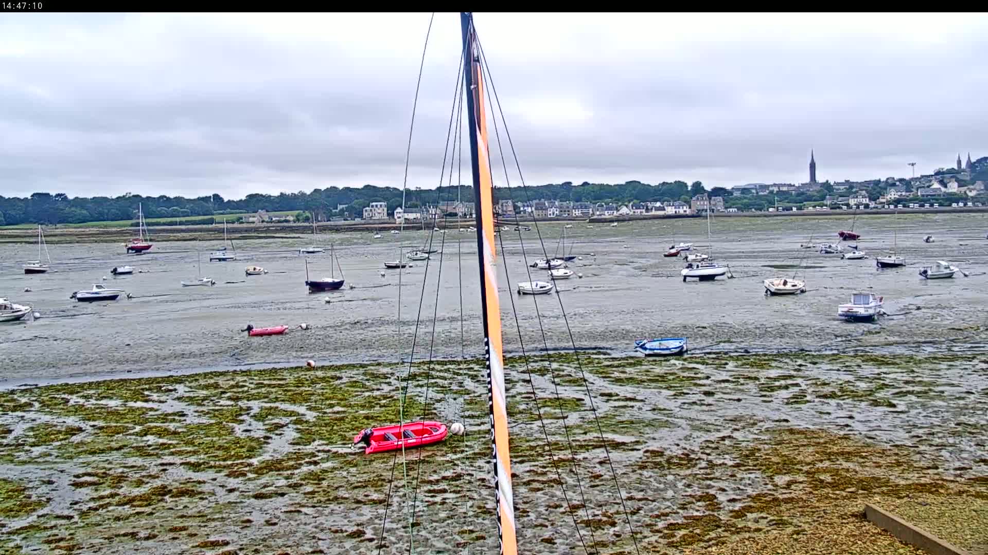 Saint-Pol-de-Leon Comune & Marine Live Cam - Morlaix, Finistere, Bretagne, France