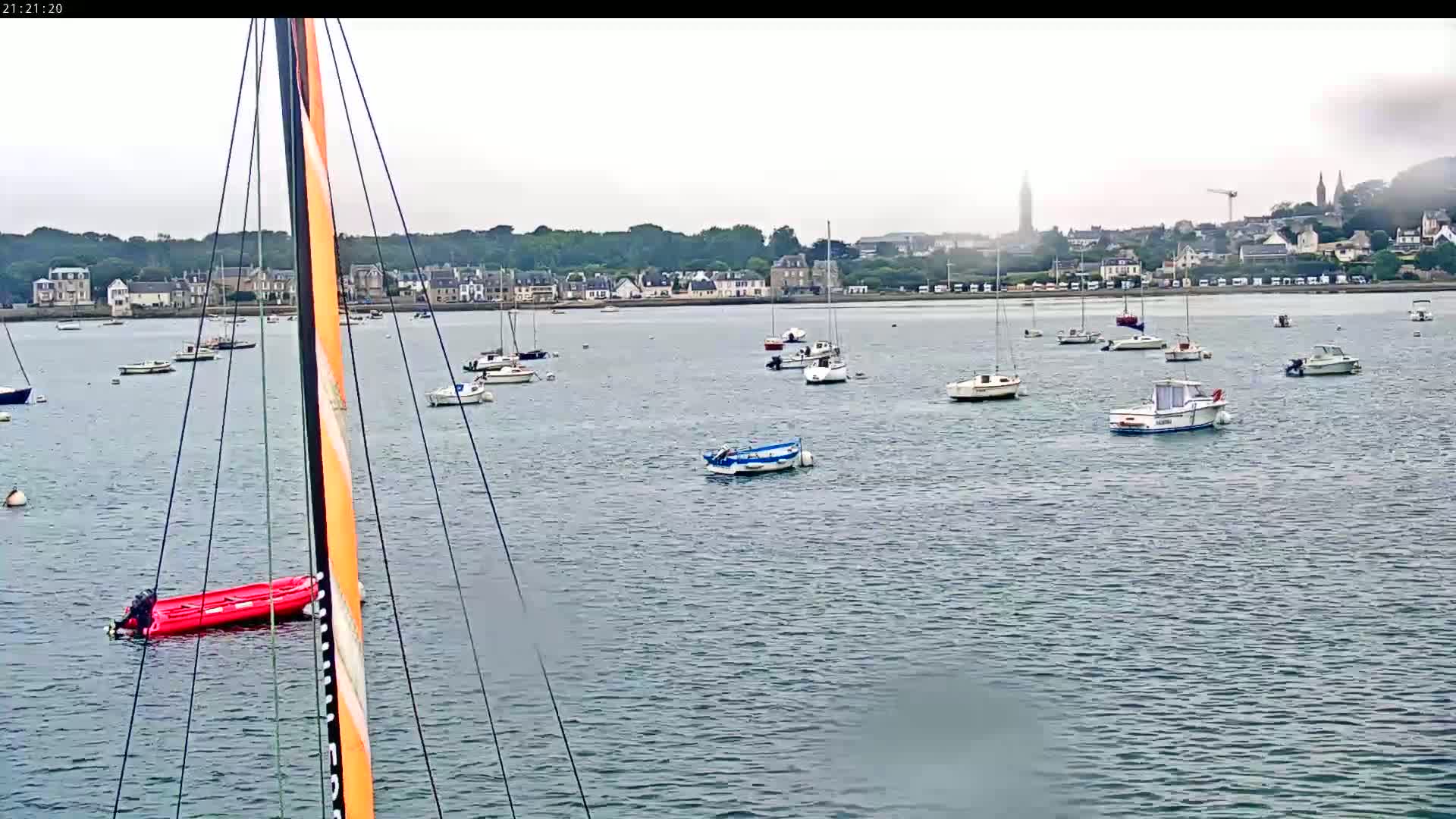 Saint-Pol-de-Leon Comune & Marine Live Cam - Morlaix, Finistere, Bretagne, France