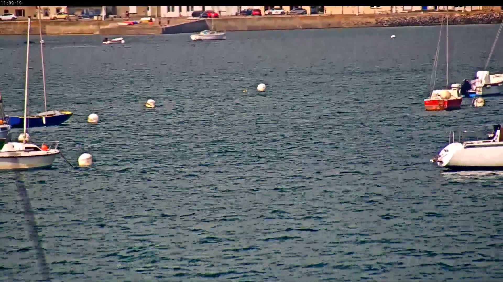 Saint-Pol-de-Leon Comune & Marine Live Cam - Morlaix, Finistere, Bretagne, France