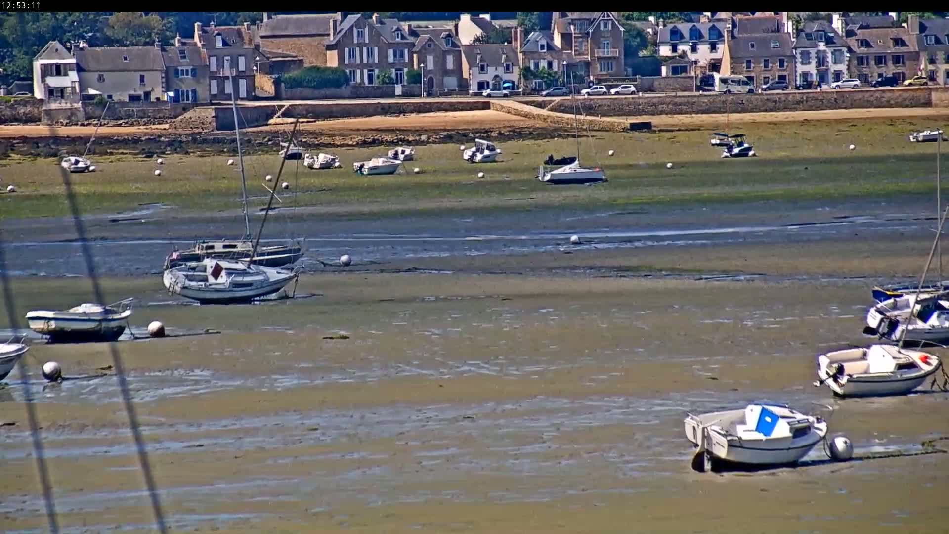 Saint-Pol-de-Leon Comune & Marine Live Cam - Morlaix, Finistere, Bretagne, France