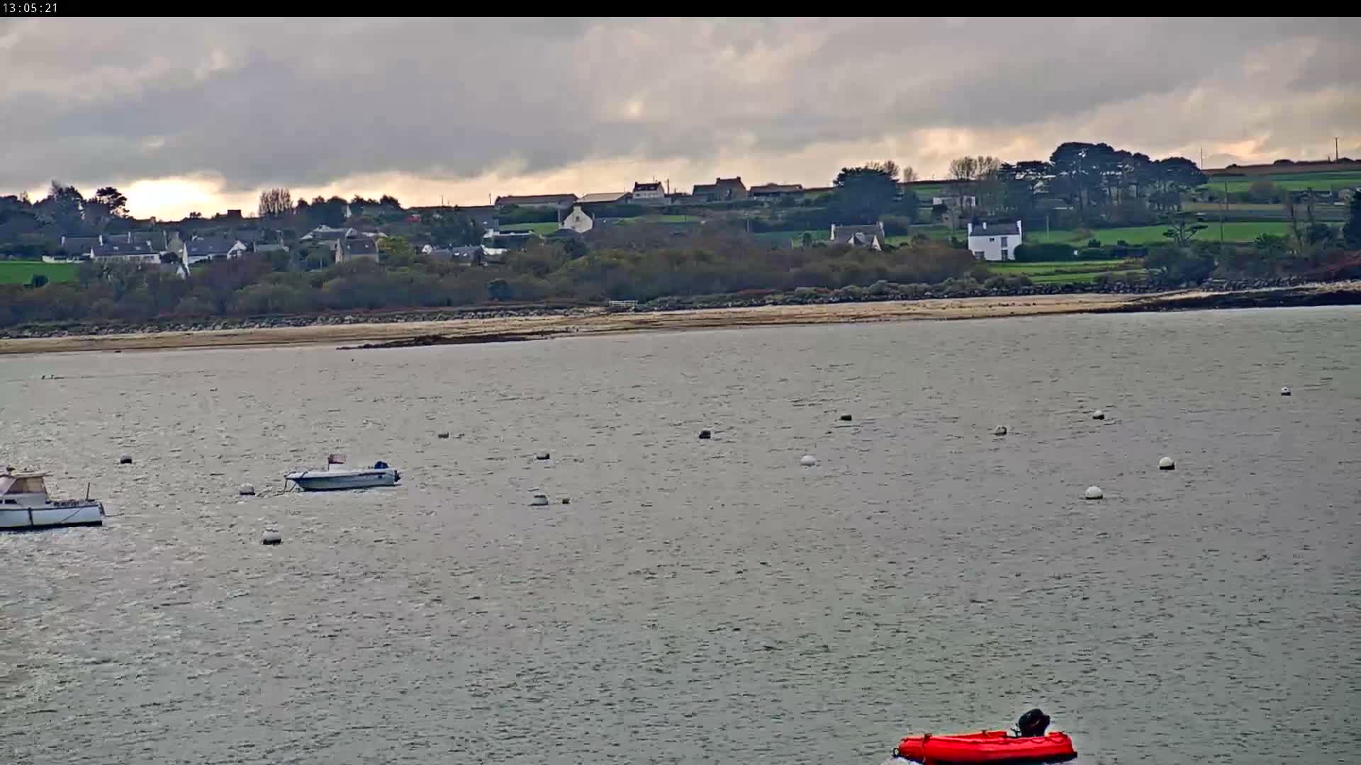 Saint-Pol-de-Leon Comune & Marine Live Cam - Morlaix, Finistere, Bretagne, France