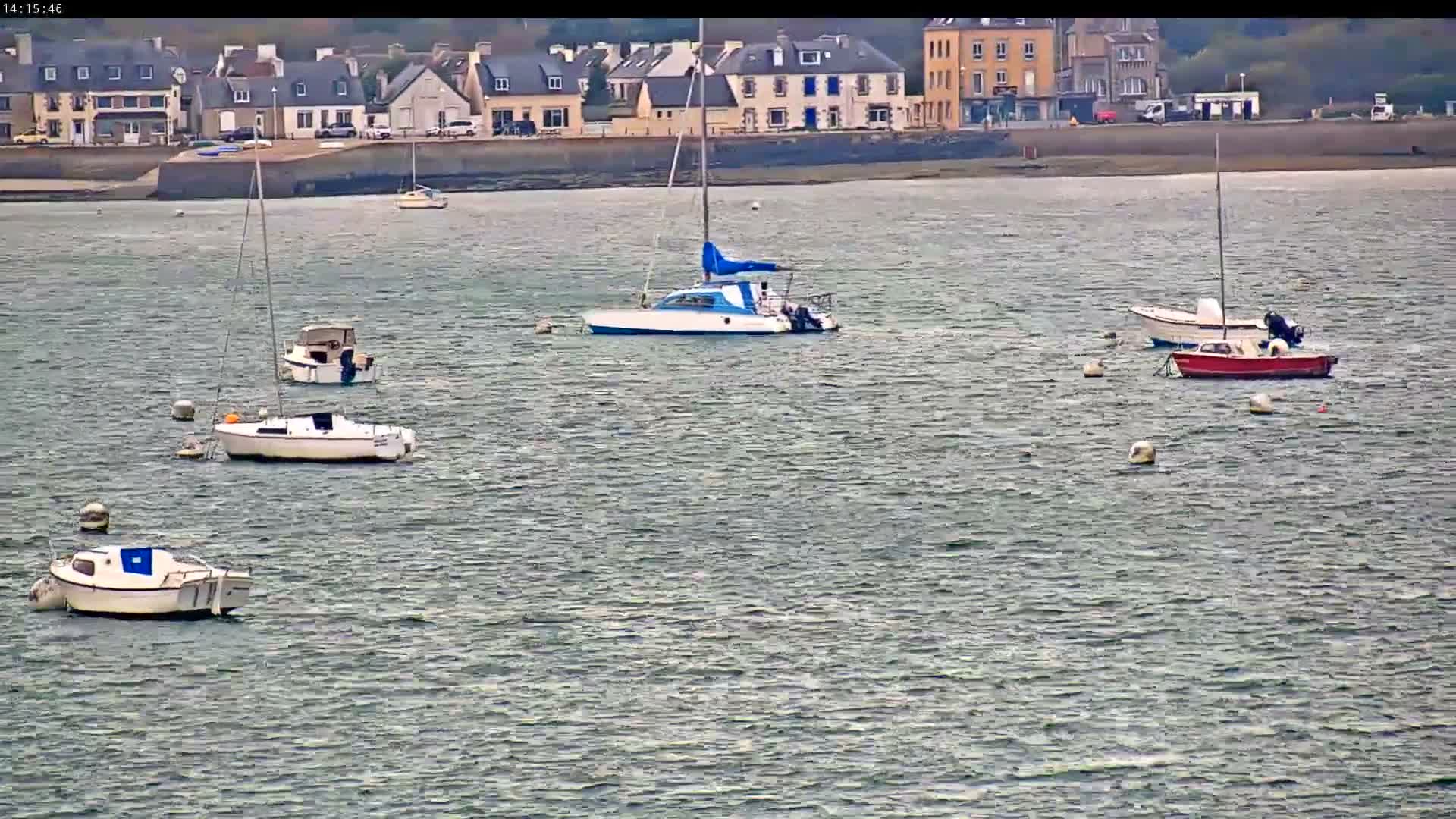 Saint-Pol-de-Leon Comune & Marine Live Cam - Morlaix, Finistere, Bretagne, France