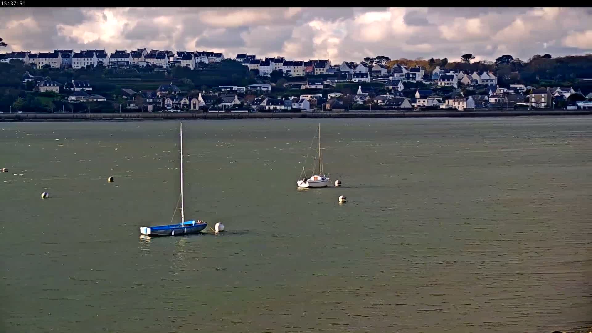 Saint-Pol-de-Leon Comune & Marine Live Cam - Morlaix, Finistere, Bretagne, France