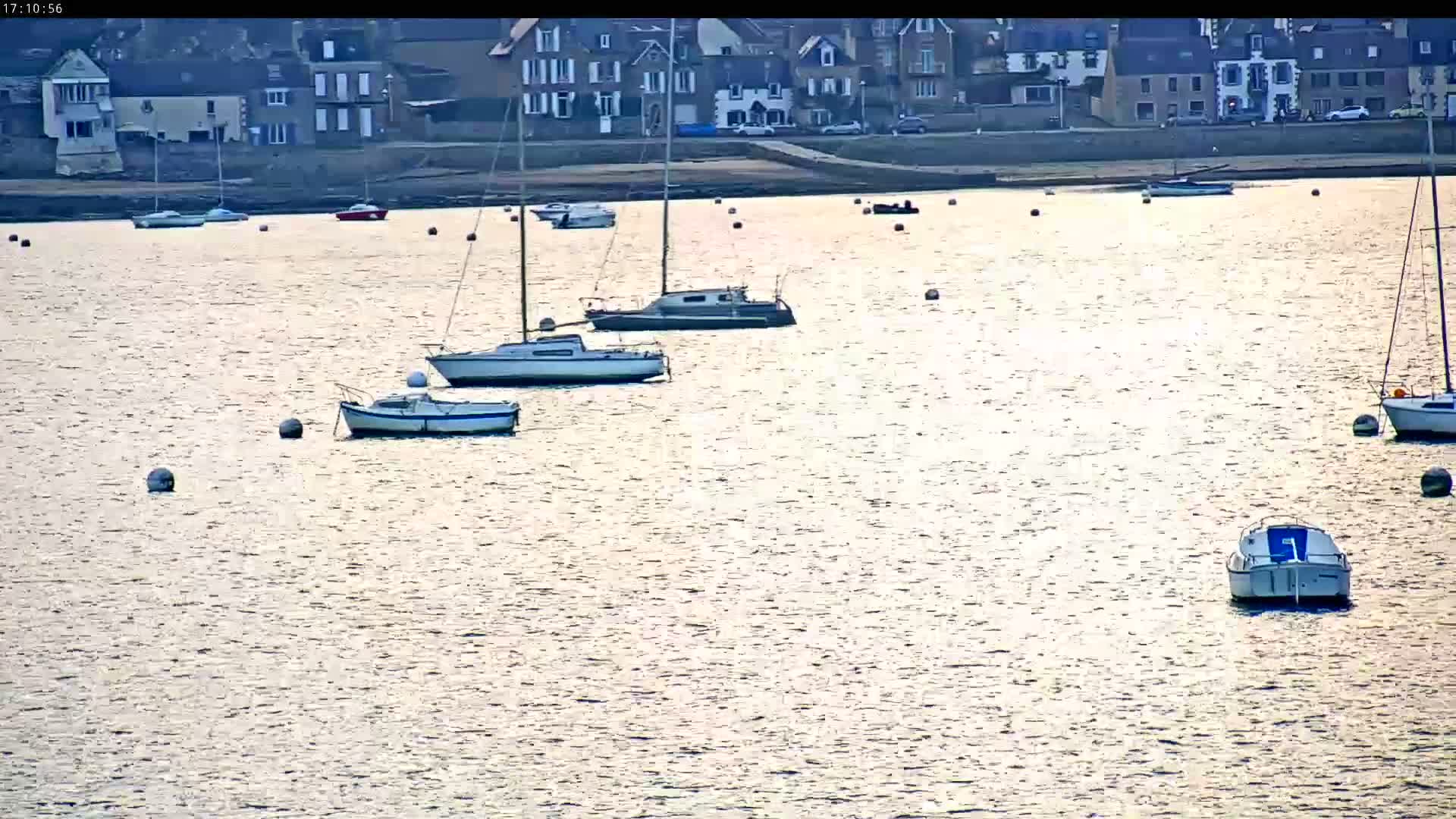Saint-Pol-de-Leon Comune & Marine Live Cam - Morlaix, Finistere, Bretagne, France