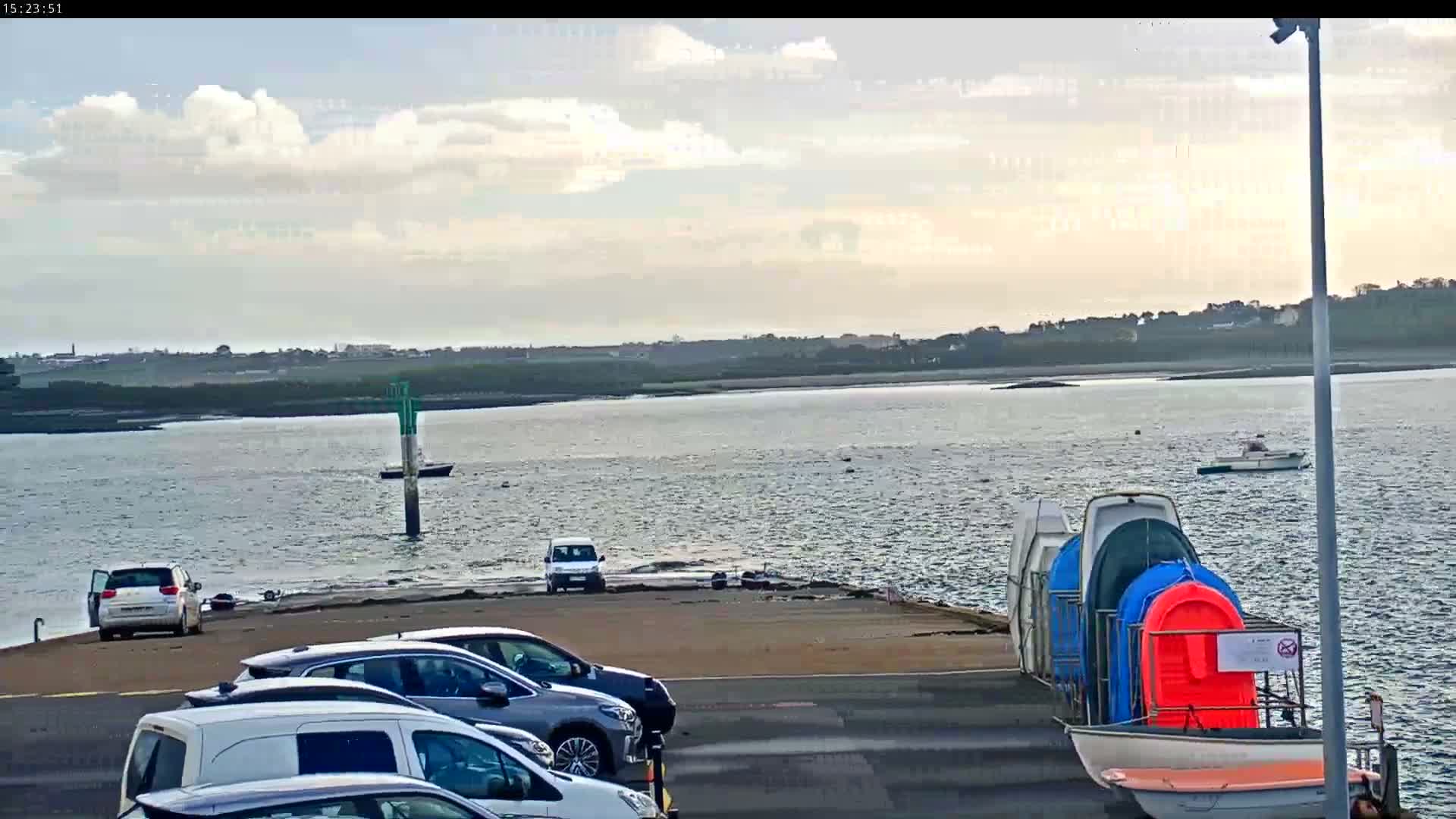 Saint-Pol-de-Leon Comune & Marine Live Cam - Morlaix, Finistere, Bretagne, France