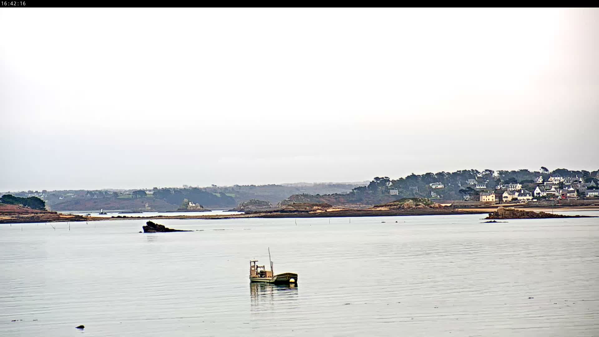 Saint-Pol-de-Leon Comune & Marine Live Cam - Morlaix, Finistere, Bretagne, France