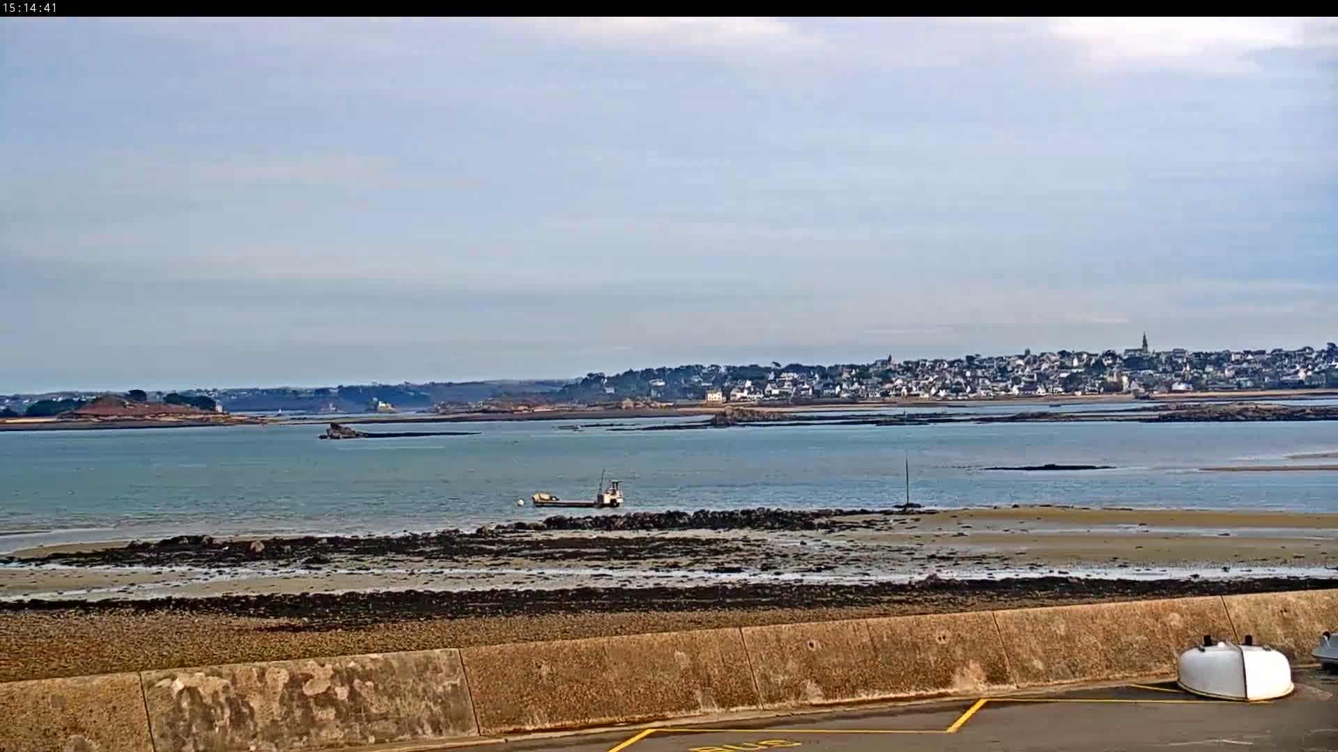 Saint-Pol-de-Leon Comune & Marine Live Cam - Morlaix, Finistere, Bretagne, France