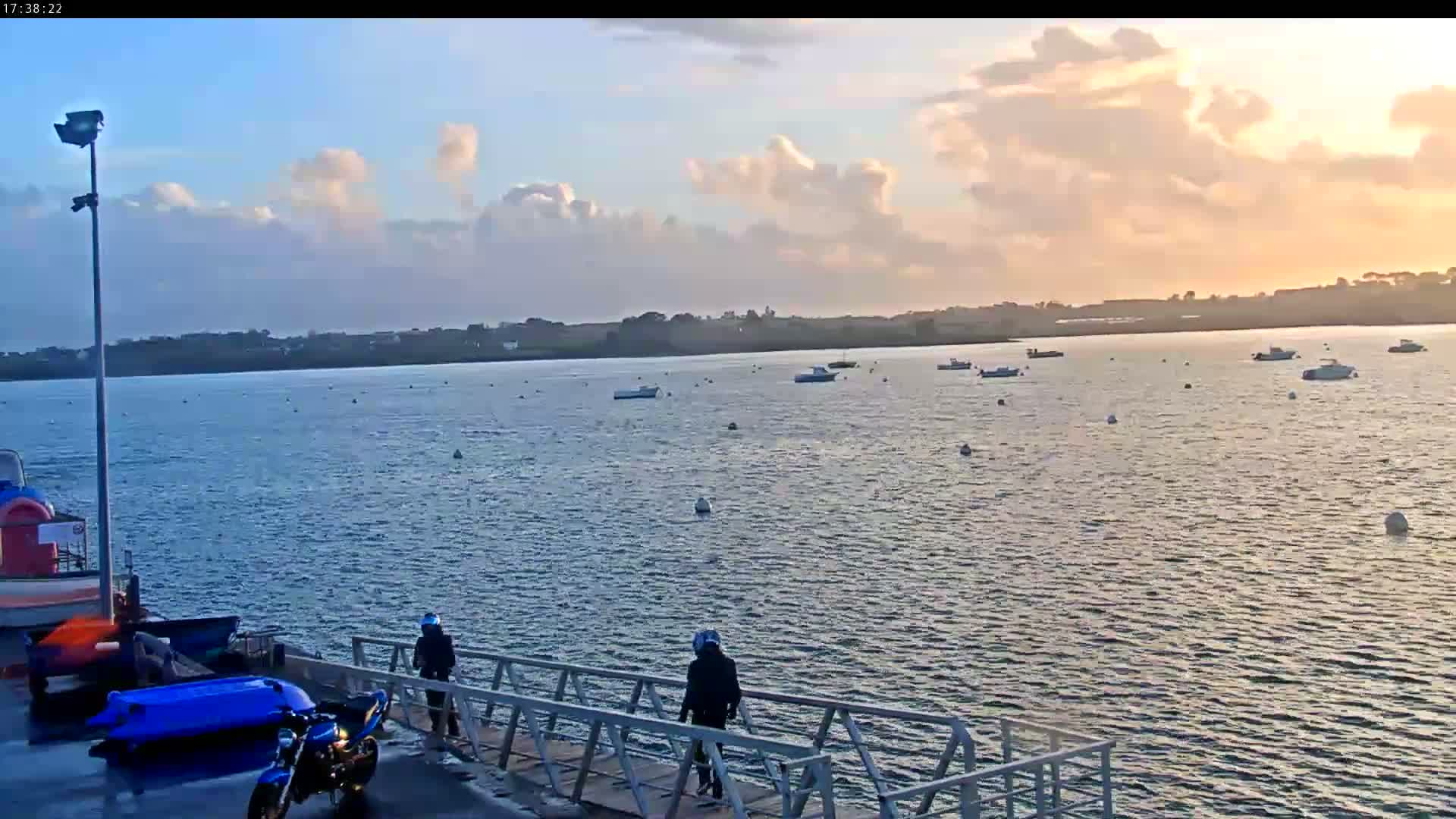 Saint-Pol-de-Leon Comune & Marine Live Cam - Morlaix, Finistere, Bretagne, France