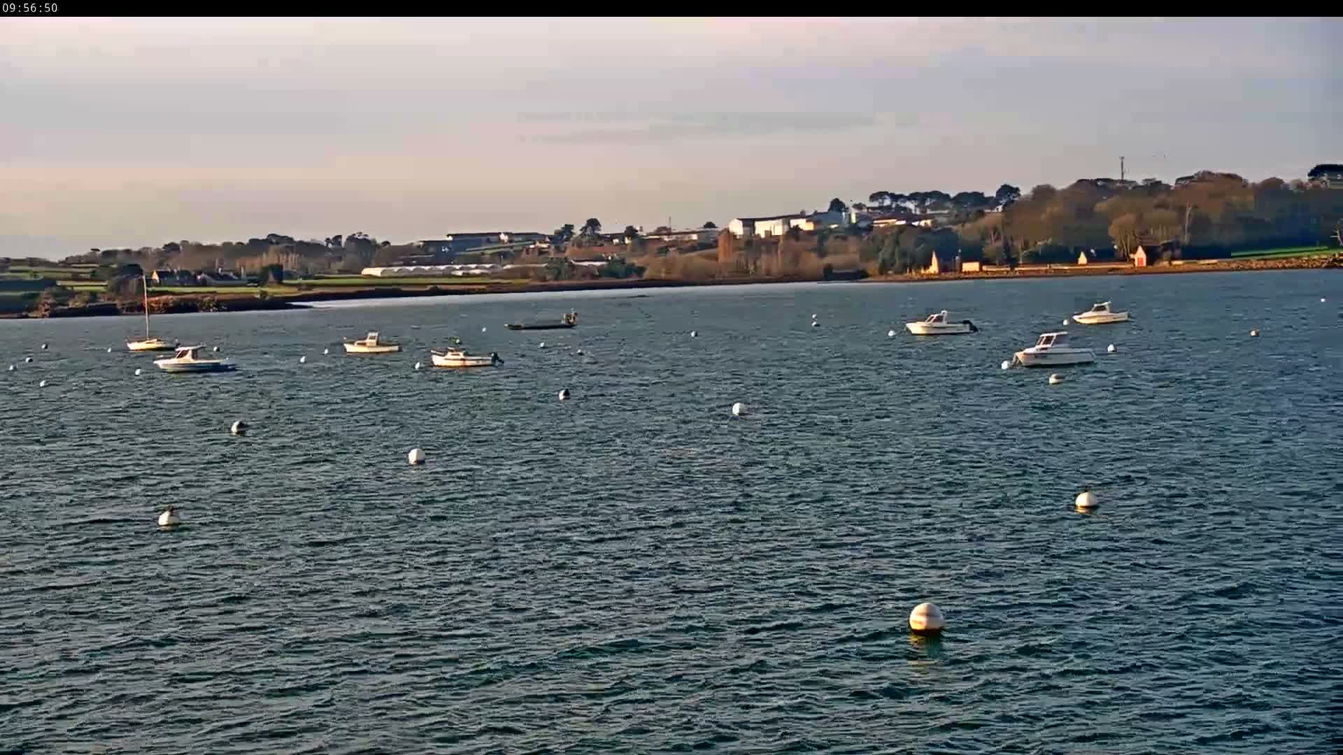Saint-Pol-de-Leon Comune & Marine Live Cam - Morlaix, Finistere, Bretagne, France