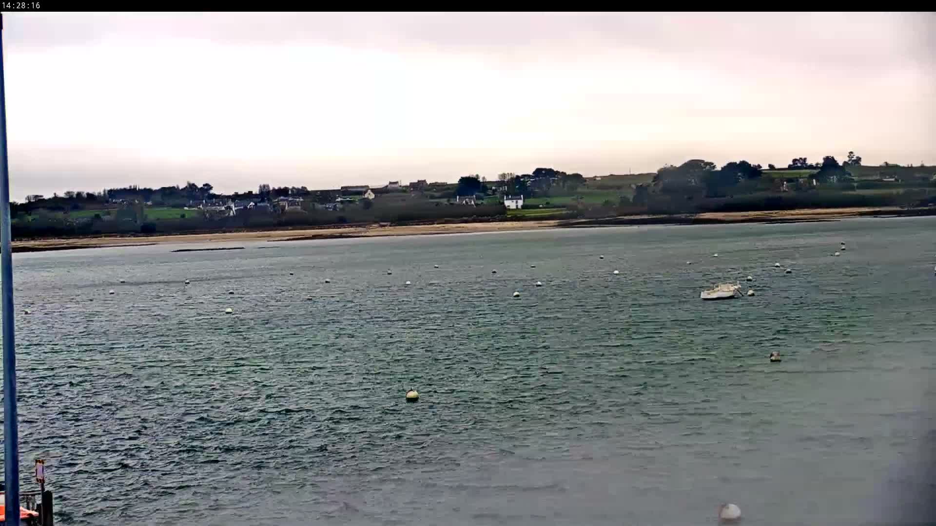 Saint-Pol-de-Leon Comune & Marine Live Cam - Morlaix, Finistere, Bretagne, France