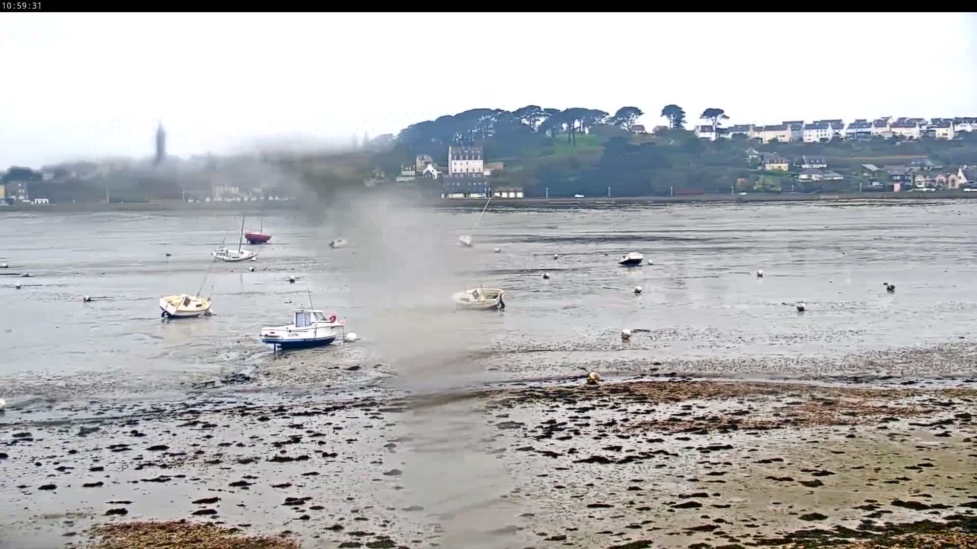 Saint-Pol-de-Leon Comune & Marine Live Cam - Morlaix, Finistere, Bretagne, France