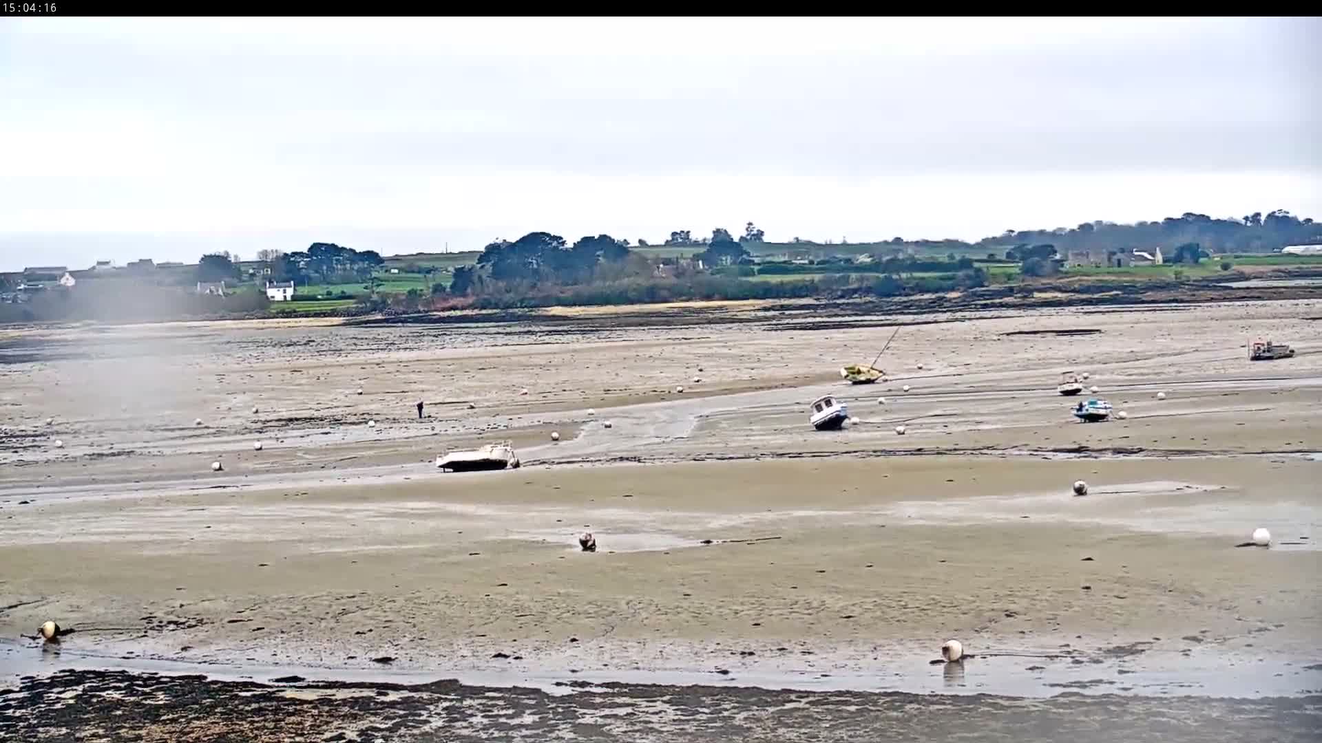 Saint-Pol-de-Leon Comune & Marine Live Cam - Morlaix, Finistere, Bretagne, France