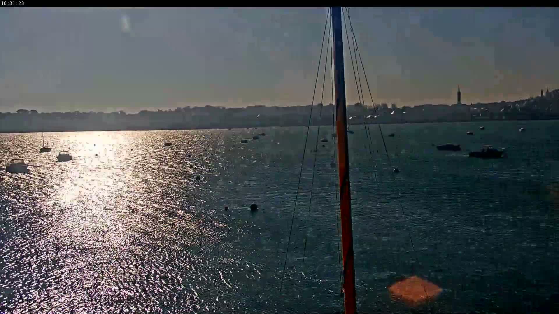 Saint-Pol-de-Leon Comune & Marine Live Cam - Morlaix, Finistere, Bretagne, France