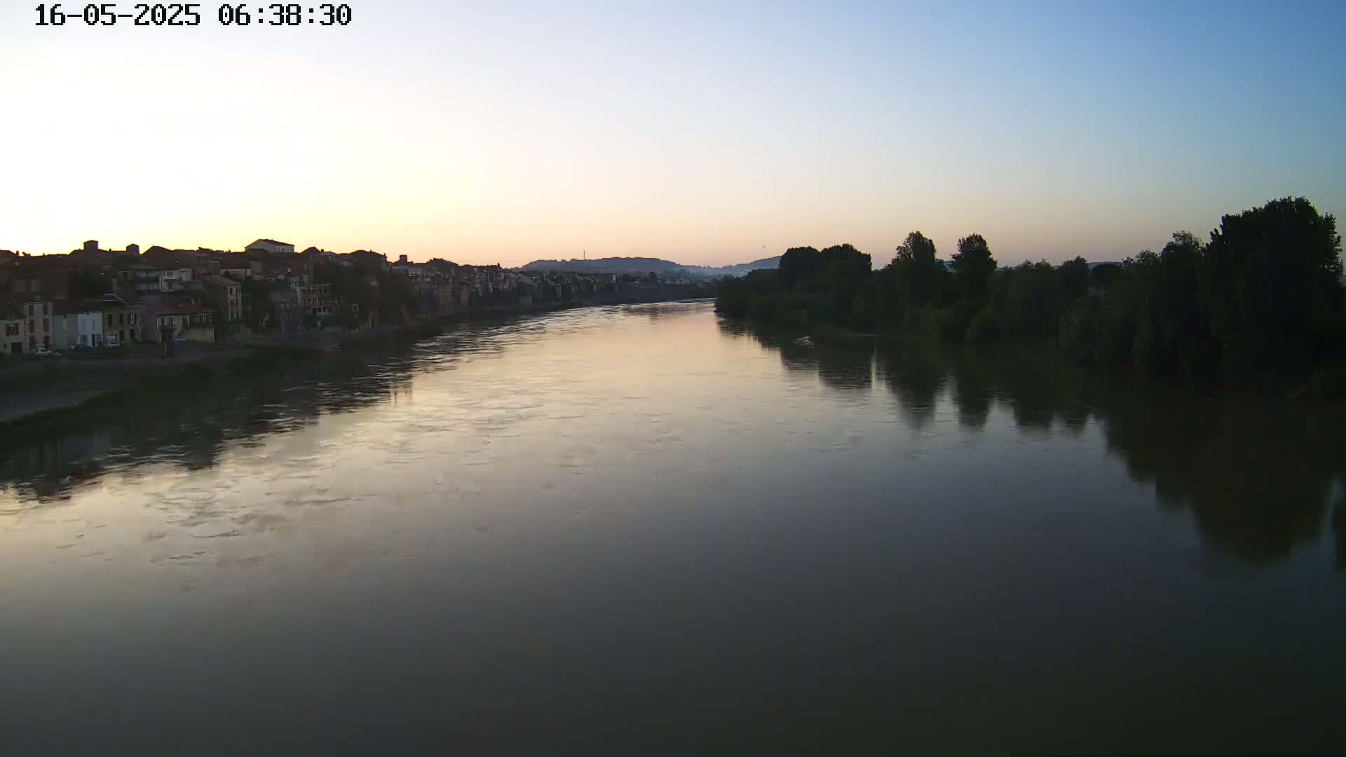 Tonneins City & Riviere Garonne River Live Cam - Marmande, Lot-et-Garonne, Nouvelle-Aquitaine, France
