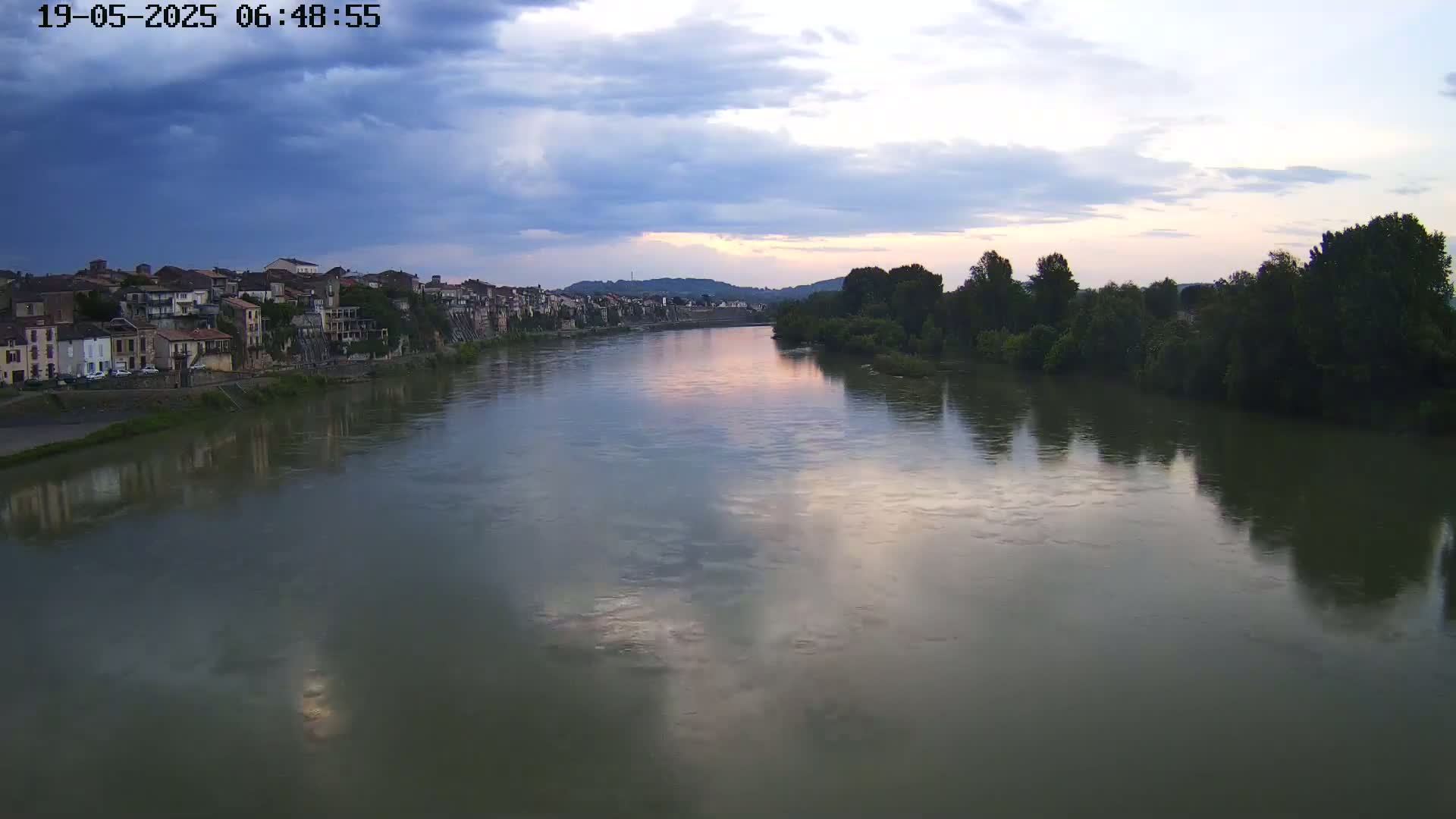 Tonneins City & Riviere Garonne River Live Cam - Marmande, Lot-et-Garonne, Nouvelle-Aquitaine, France