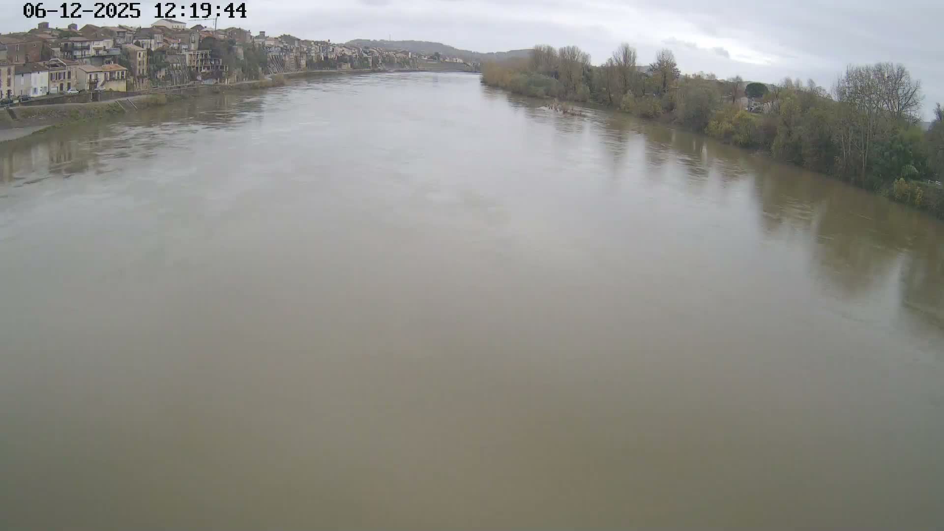 Tonneins City & Riviere Garonne River Live Cam - Marmande, Lot-et-Garonne, Nouvelle-Aquitaine, France