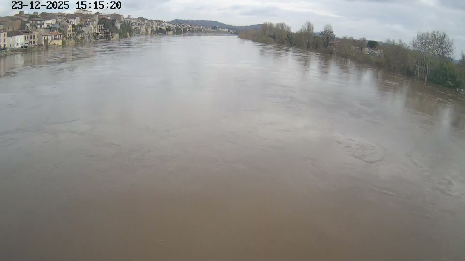 Tonneins City & Riviere Garonne River Live Cam - Marmande, Lot-et-Garonne, Nouvelle-Aquitaine, France