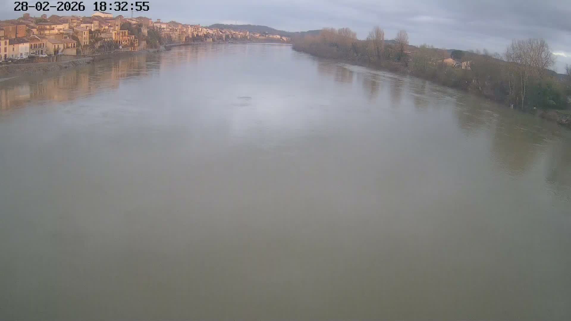 Tonneins City & Riviere Garonne River Live Cam - Marmande, Lot-et-Garonne, Nouvelle-Aquitaine, France