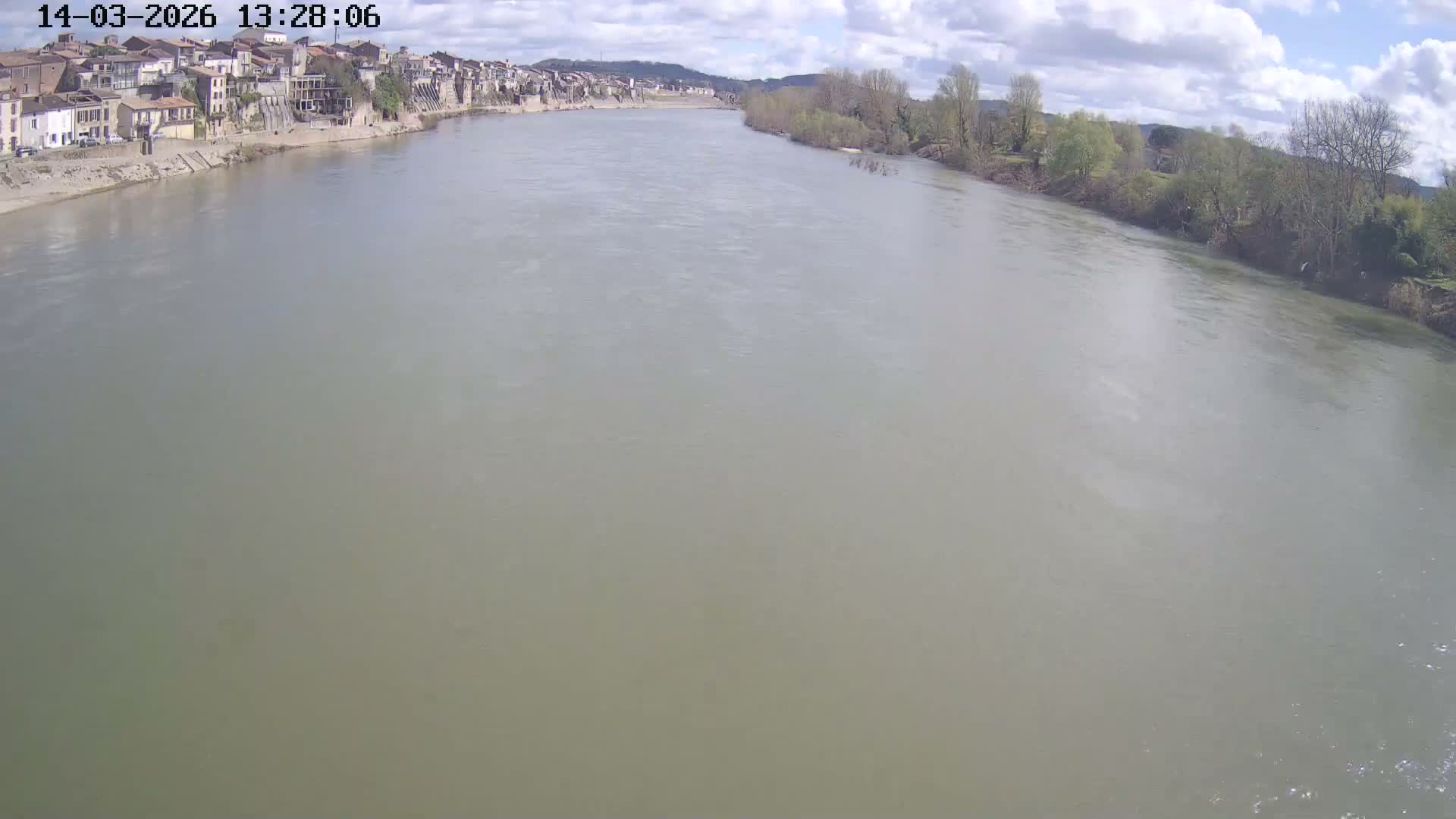Tonneins City & Riviere Garonne River Live Cam - Marmande, Lot-et-Garonne, Nouvelle-Aquitaine, France