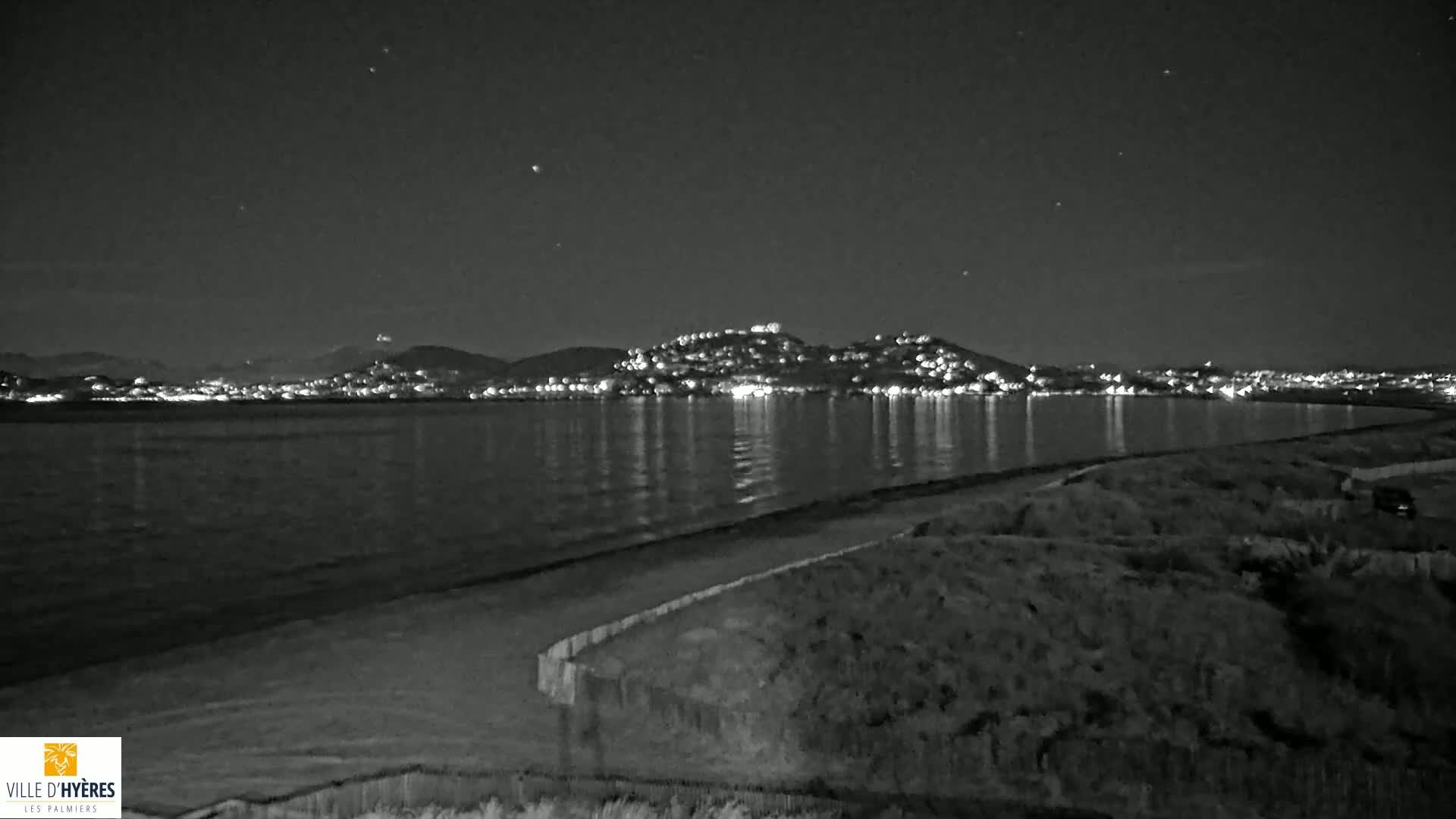 Hyeres - Plage dees Estagnets Beach Live Cam - Toulon, Var, Provence-Alpes-Cote d’Azur, France