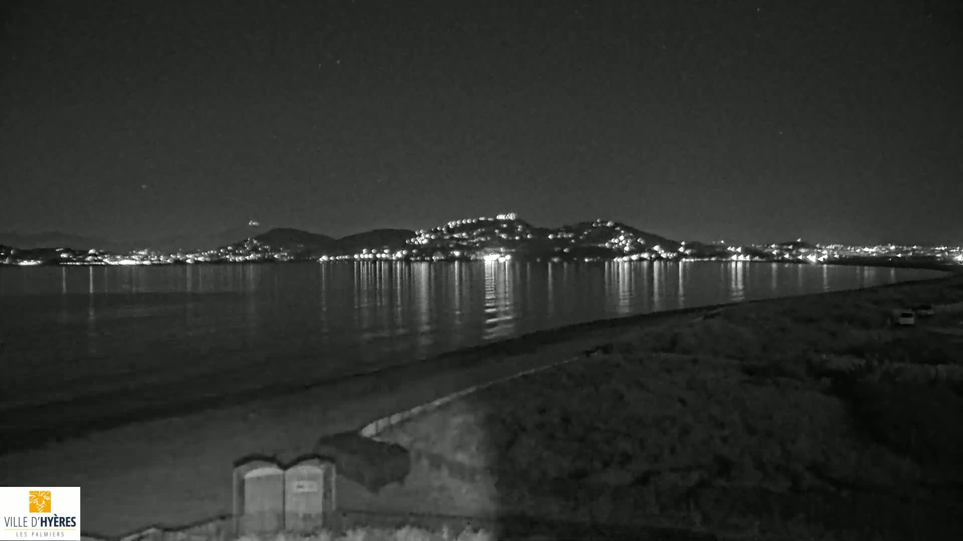 Hyeres - Plage dees Estagnets Beach Live Cam - Toulon, Var, Provence-Alpes-Cote d’Azur, France