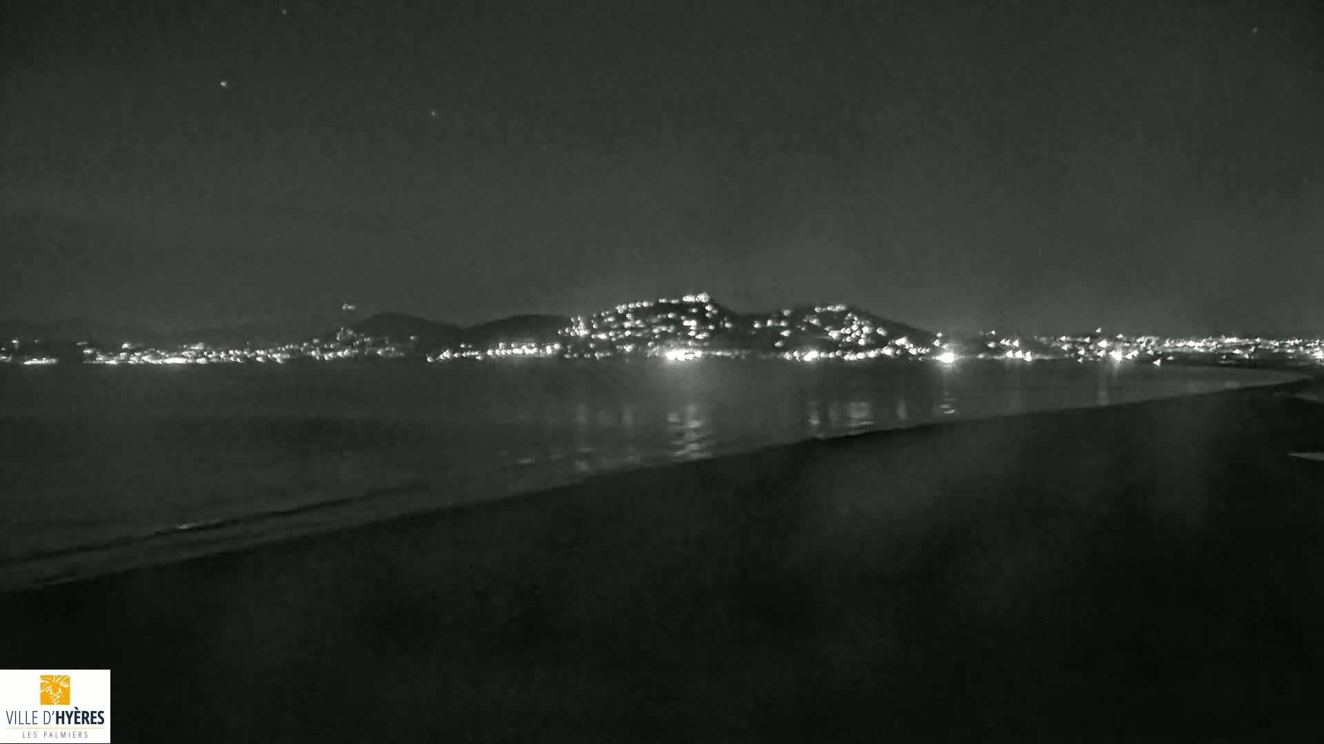 Hyeres - Plage dees Estagnets Beach Live Cam - Toulon, Var, Provence-Alpes-Cote d’Azur, France