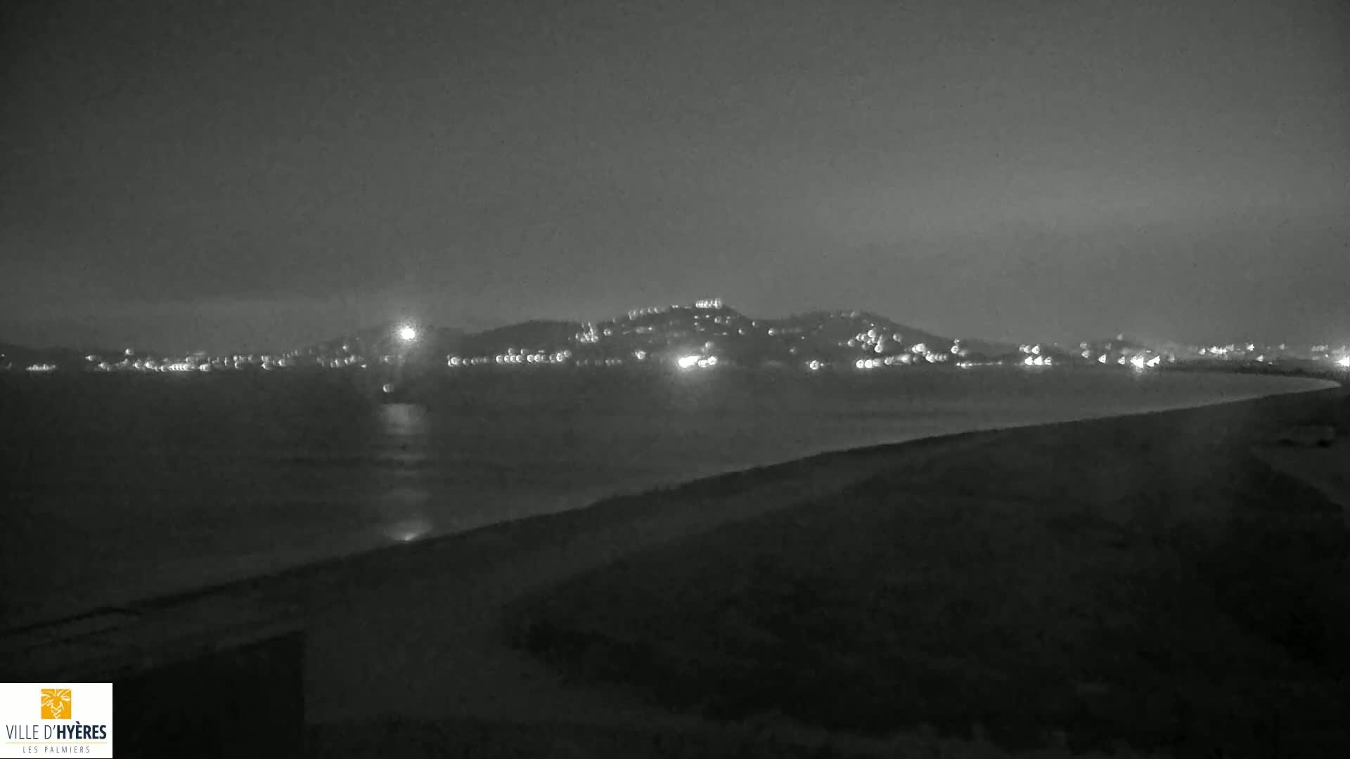 Hyeres - Plage dees Estagnets Beach Live Cam - Toulon, Var, Provence-Alpes-Cote d’Azur, France