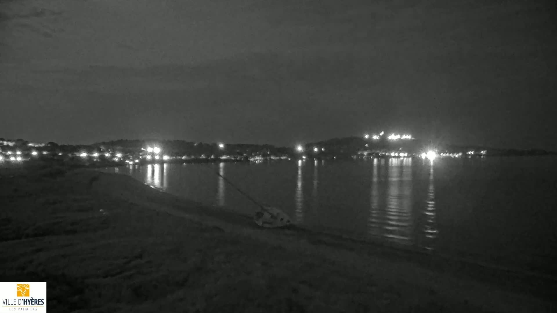 Hyeres - Plage dees Estagnets Beach Live Cam - Toulon, Var, Provence-Alpes-Cote d’Azur, France