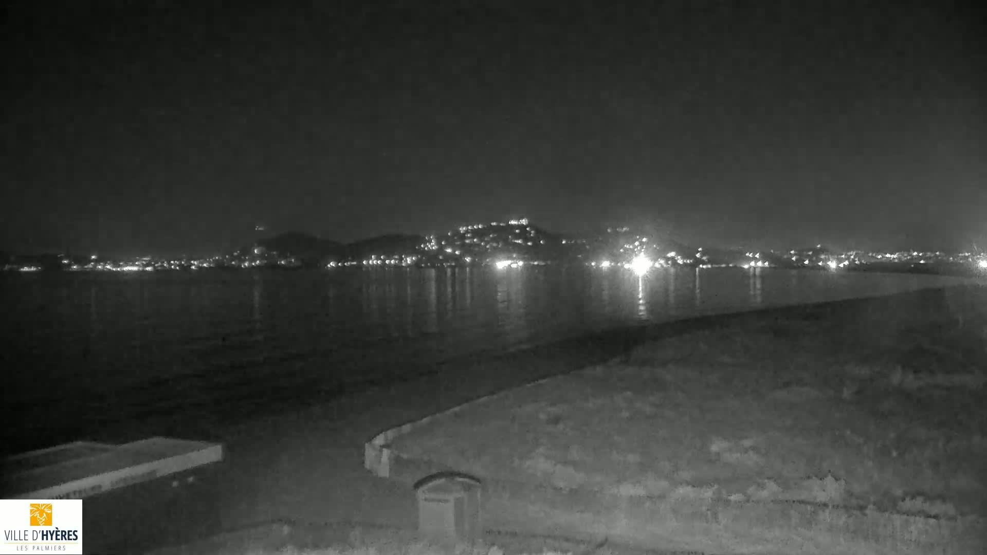 Hyeres - Plage dees Estagnets Beach Live Cam - Toulon, Var, Provence-Alpes-Cote d’Azur, France