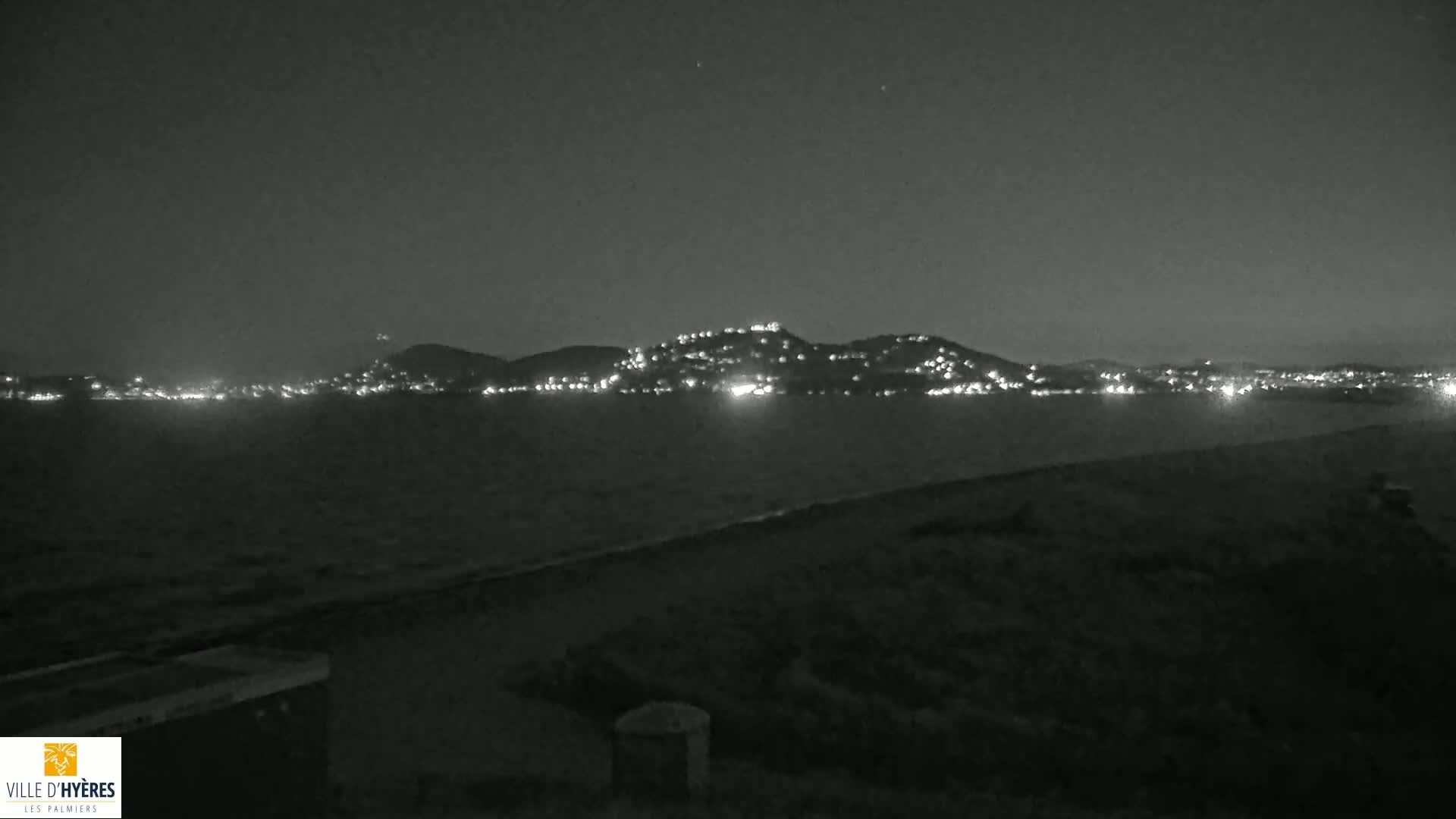 Hyeres - Plage dees Estagnets Beach Live Cam - Toulon, Var, Provence-Alpes-Cote d’Azur, France
