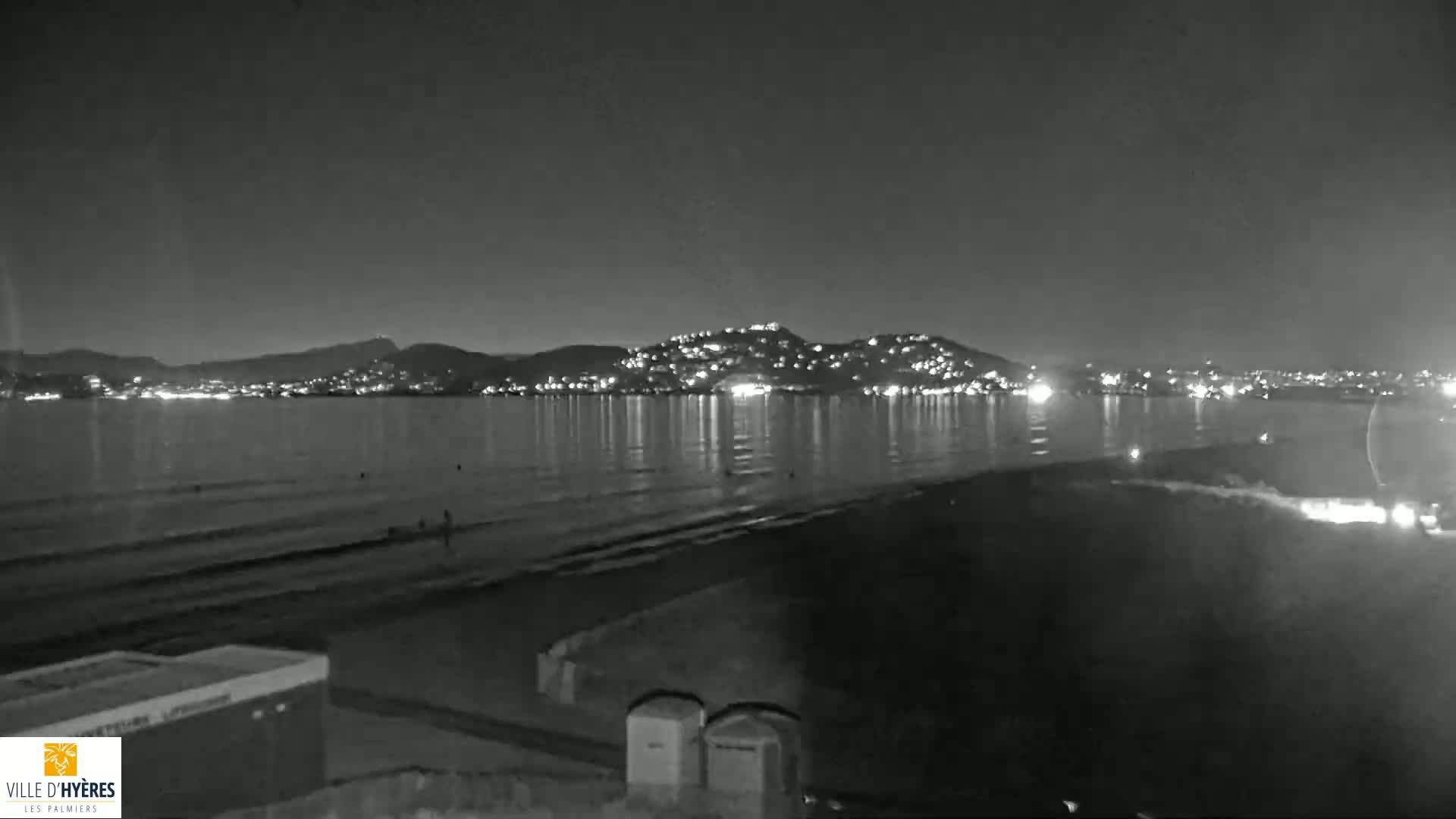 Hyeres - Plage dees Estagnets Beach Live Cam - Toulon, Var, Provence-Alpes-Cote d’Azur, France