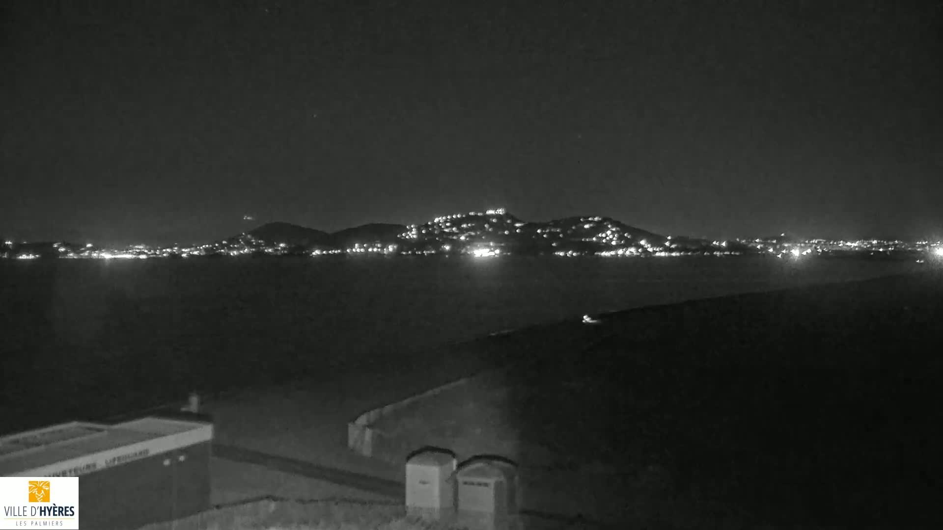 Hyeres - Plage dees Estagnets Beach Live Cam - Toulon, Var, Provence-Alpes-Cote d’Azur, France
