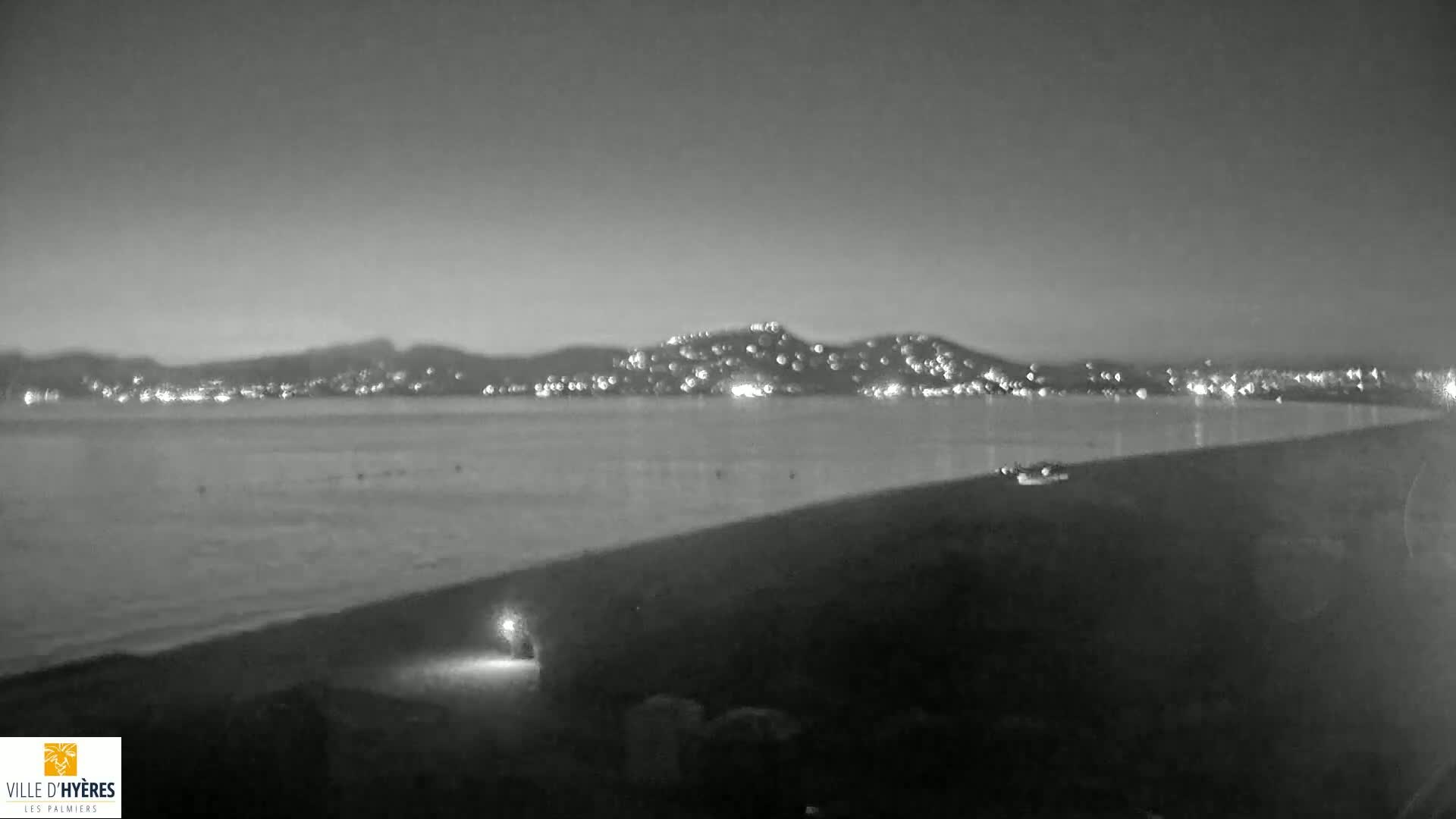 Hyeres - Plage dees Estagnets Beach Live Cam - Toulon, Var, Provence-Alpes-Cote d’Azur, France
