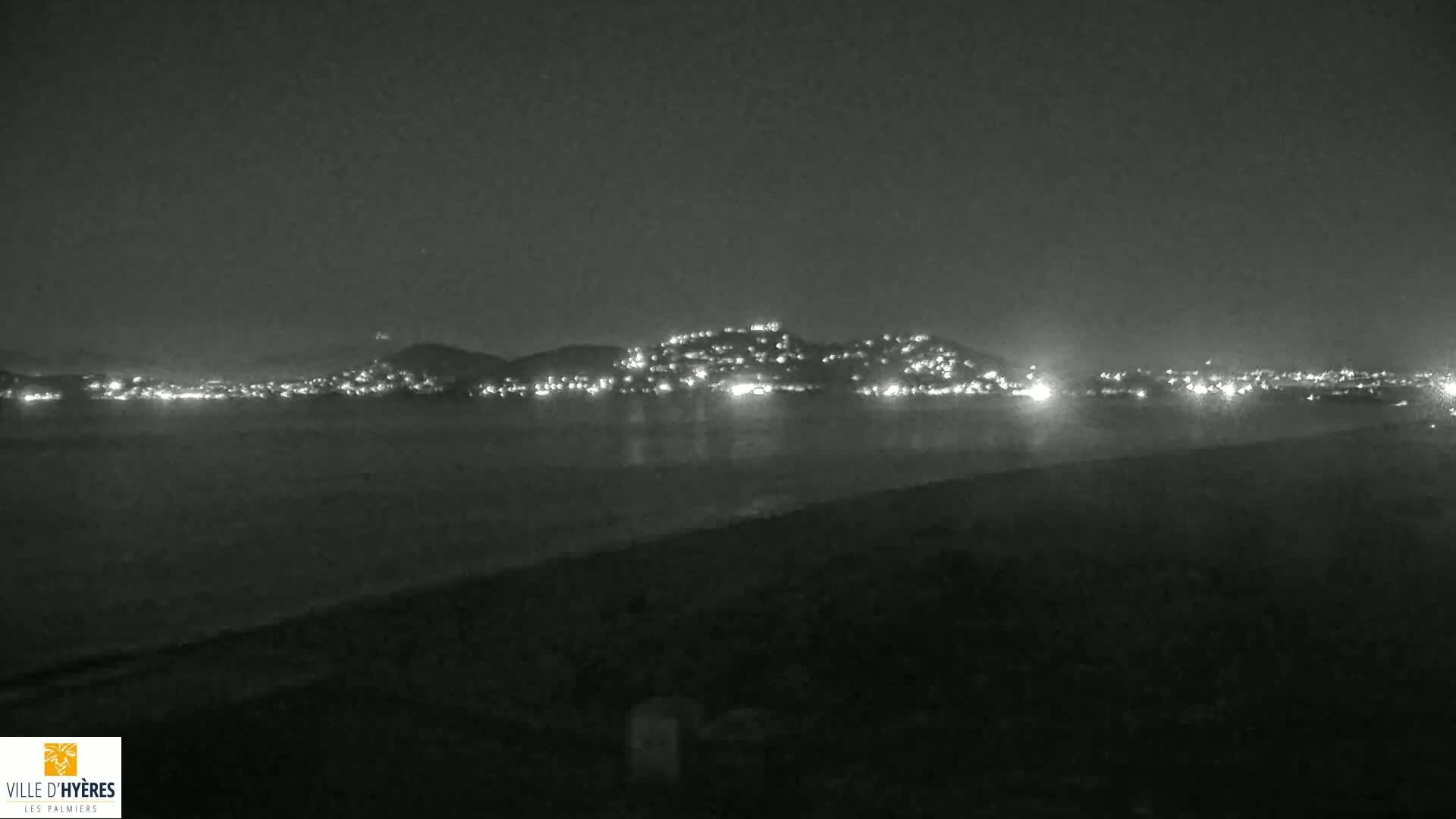 Hyeres - Plage dees Estagnets Beach Live Cam - Toulon, Var, Provence-Alpes-Cote d’Azur, France