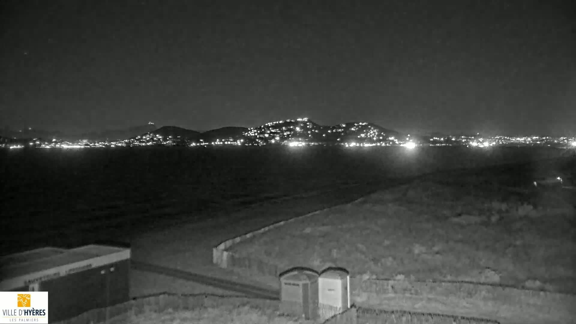Hyeres - Plage dees Estagnets Beach Live Cam - Toulon, Var, Provence-Alpes-Cote d’Azur, France