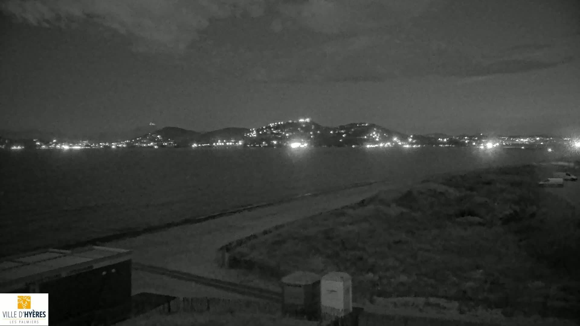 Hyeres - Plage dees Estagnets Beach Live Cam - Toulon, Var, Provence-Alpes-Cote d’Azur, France