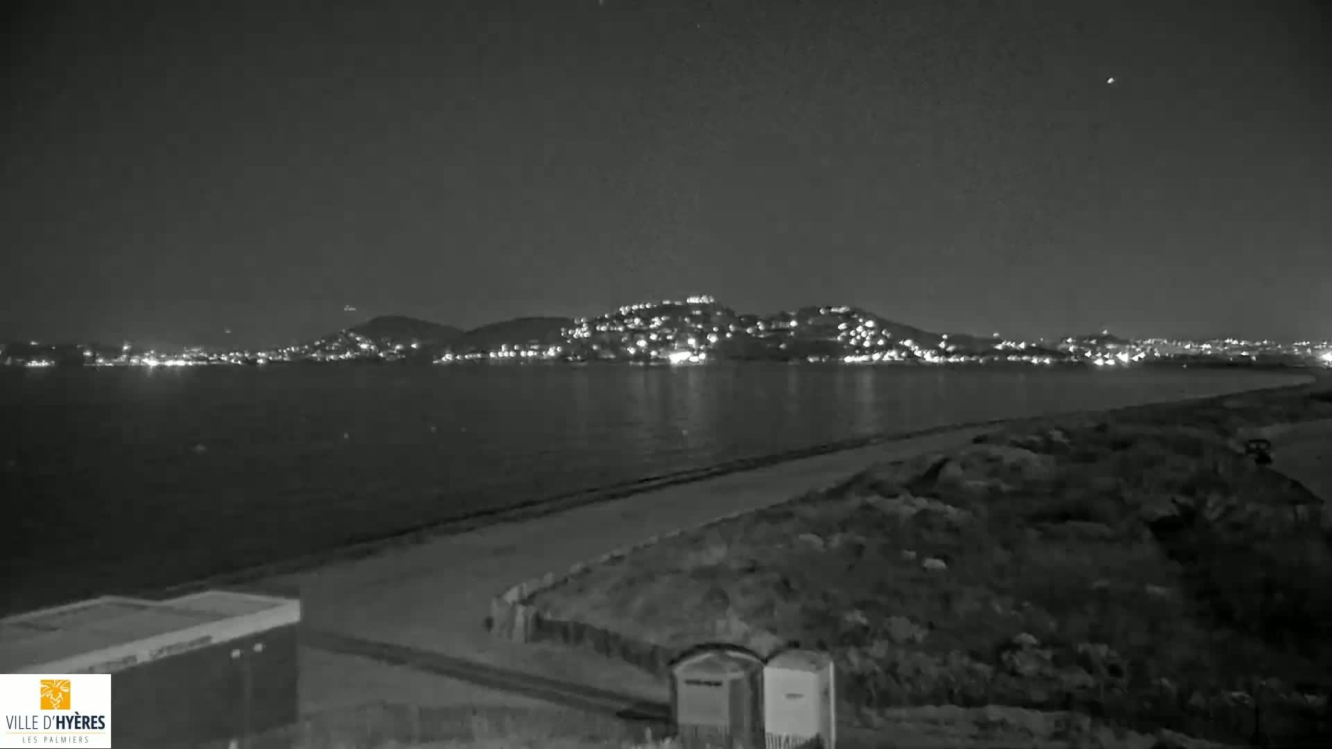 Hyeres - Plage dees Estagnets Beach Live Cam - Toulon, Var, Provence-Alpes-Cote d’Azur, France