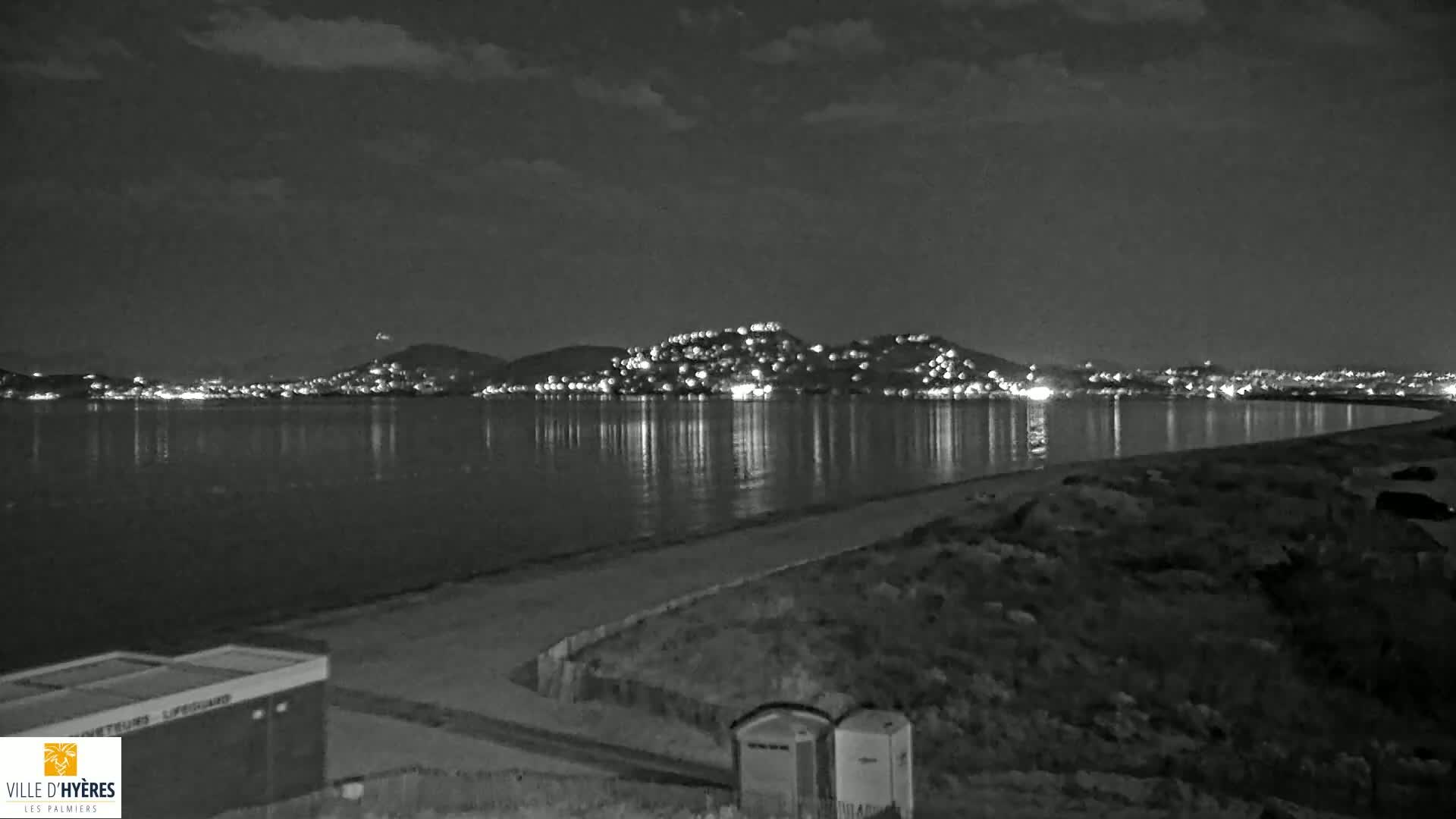 Hyeres - Plage dees Estagnets Beach Live Cam - Toulon, Var, Provence-Alpes-Cote d’Azur, France