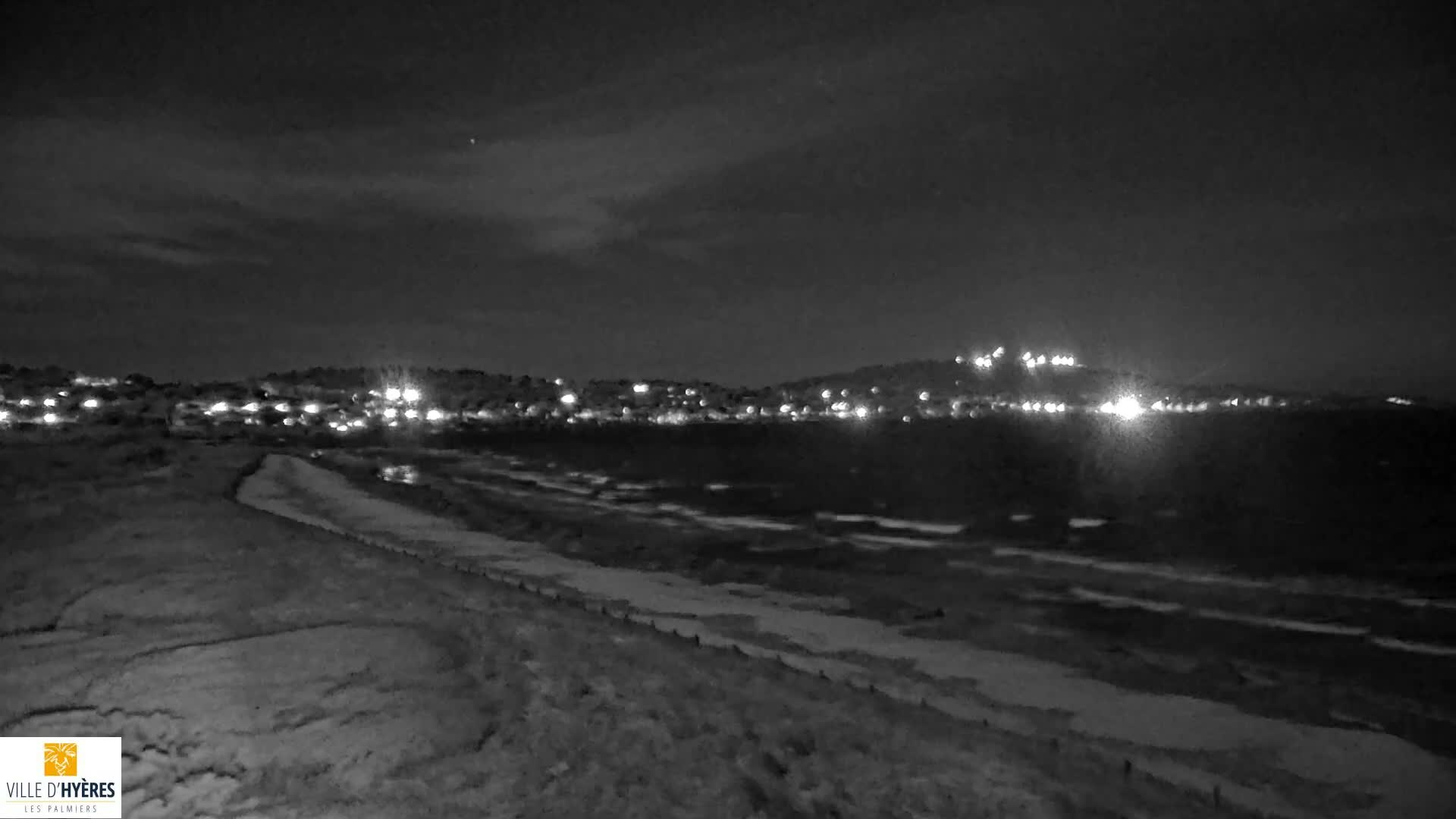 Hyeres - Plage dees Estagnets Beach Live Cam - Toulon, Var, Provence-Alpes-Cote d’Azur, France