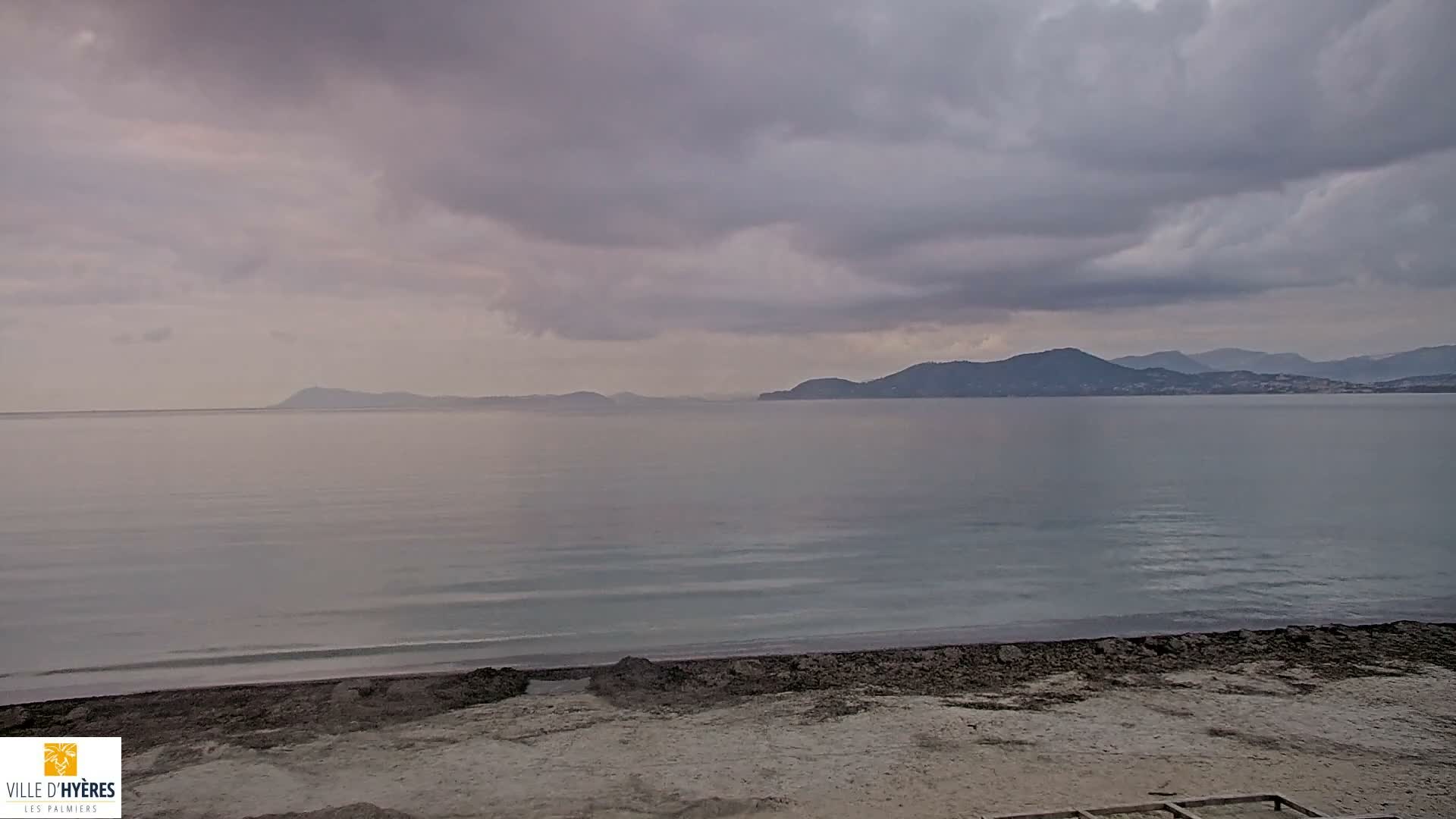 Hyeres - Plage dees Estagnets Beach Live Cam - Toulon, Var, Provence-Alpes-Cote d’Azur, France