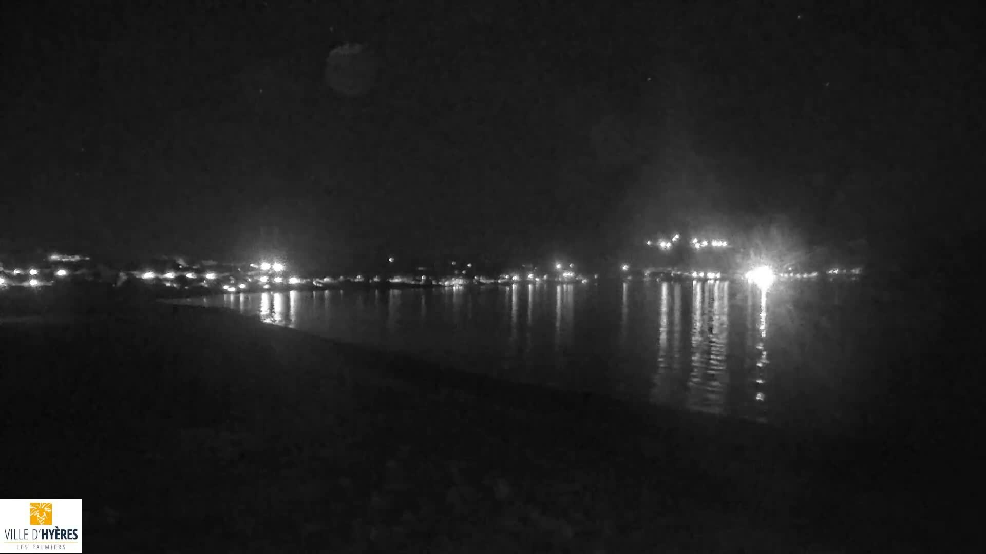 Hyeres - Plage dees Estagnets Beach Live Cam - Toulon, Var, Provence-Alpes-Cote d’Azur, France