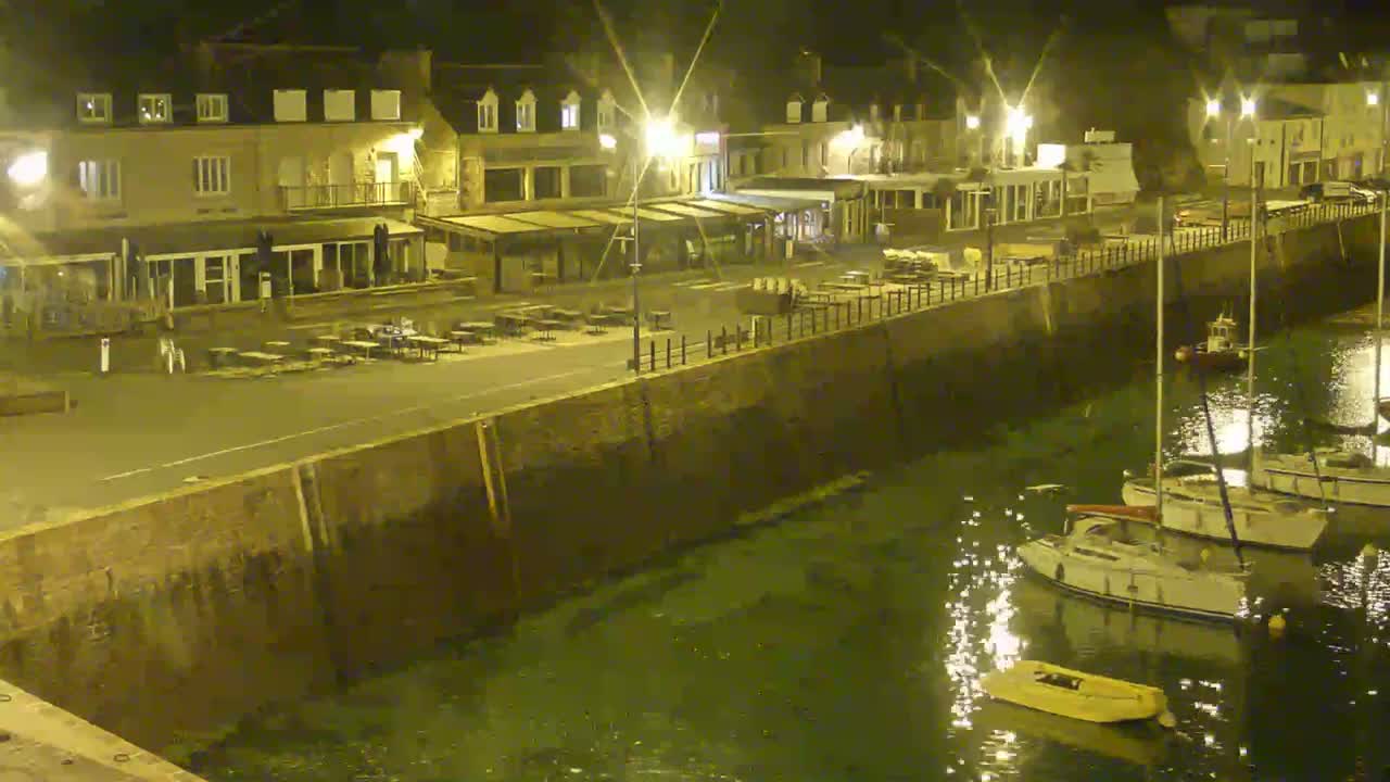 Erquy Comune & Port Live Cam - Saint-Brieuc, Cotes-d'Armor, Bretagne, France