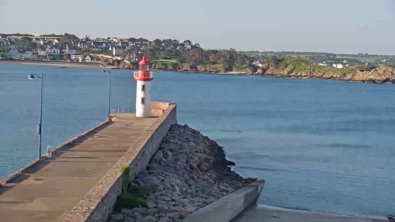 Erquy Comune & Port Live Cam - Saint-Brieuc, Cotes-d'Armor, Bretagne, France