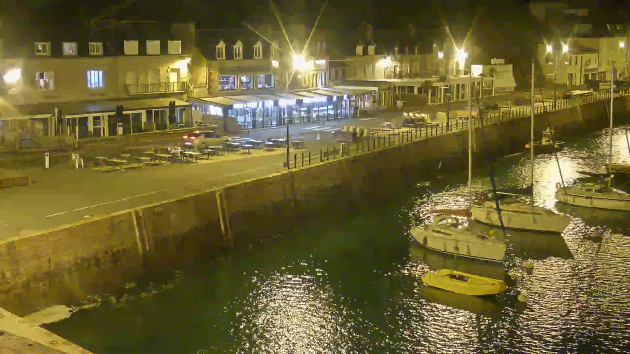Erquy Comune & Port Live Cam - Saint-Brieuc, Cotes-d'Armor, Bretagne, France