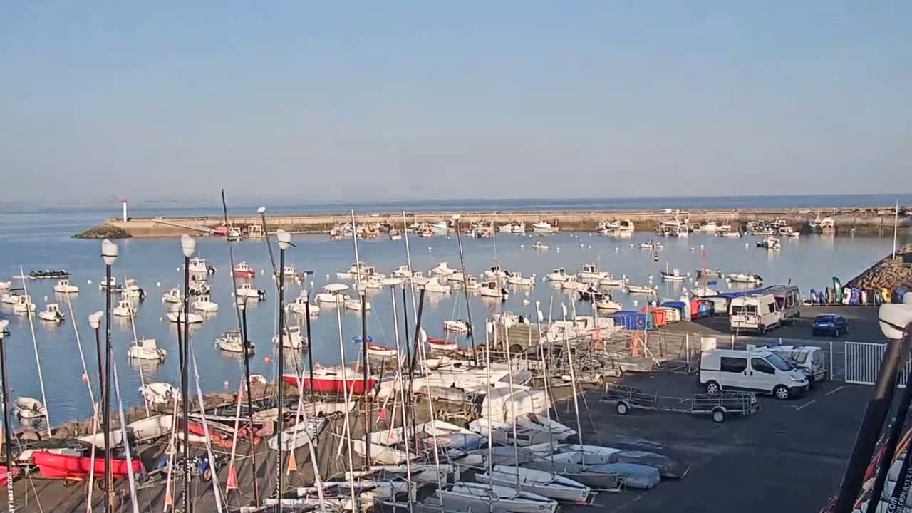 Erquy Comune & Port Live Cam - Saint-Brieuc, Cotes-d'Armor, Bretagne, France