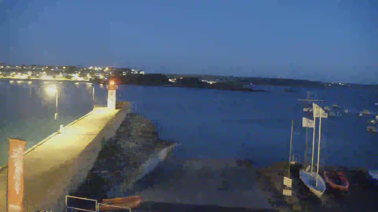 Erquy Comune & Port Live Cam - Saint-Brieuc, Cotes-d'Armor, Bretagne, France