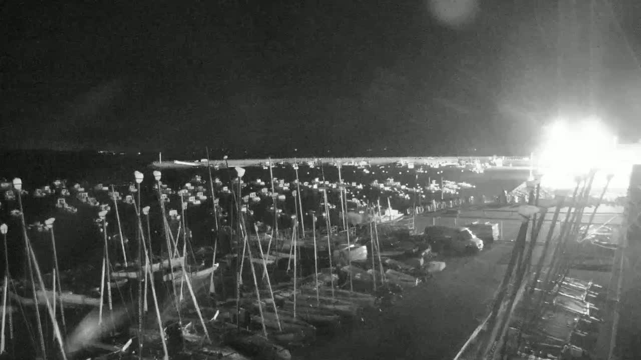 Erquy Comune & Port Live Cam - Saint-Brieuc, Cotes-d'Armor, Bretagne, France