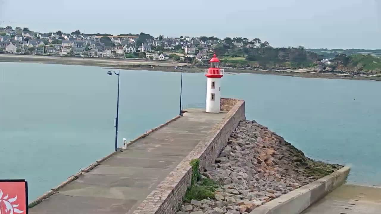 Erquy Comune & Port Live Cam - Saint-Brieuc, Cotes-d'Armor, Bretagne, France
