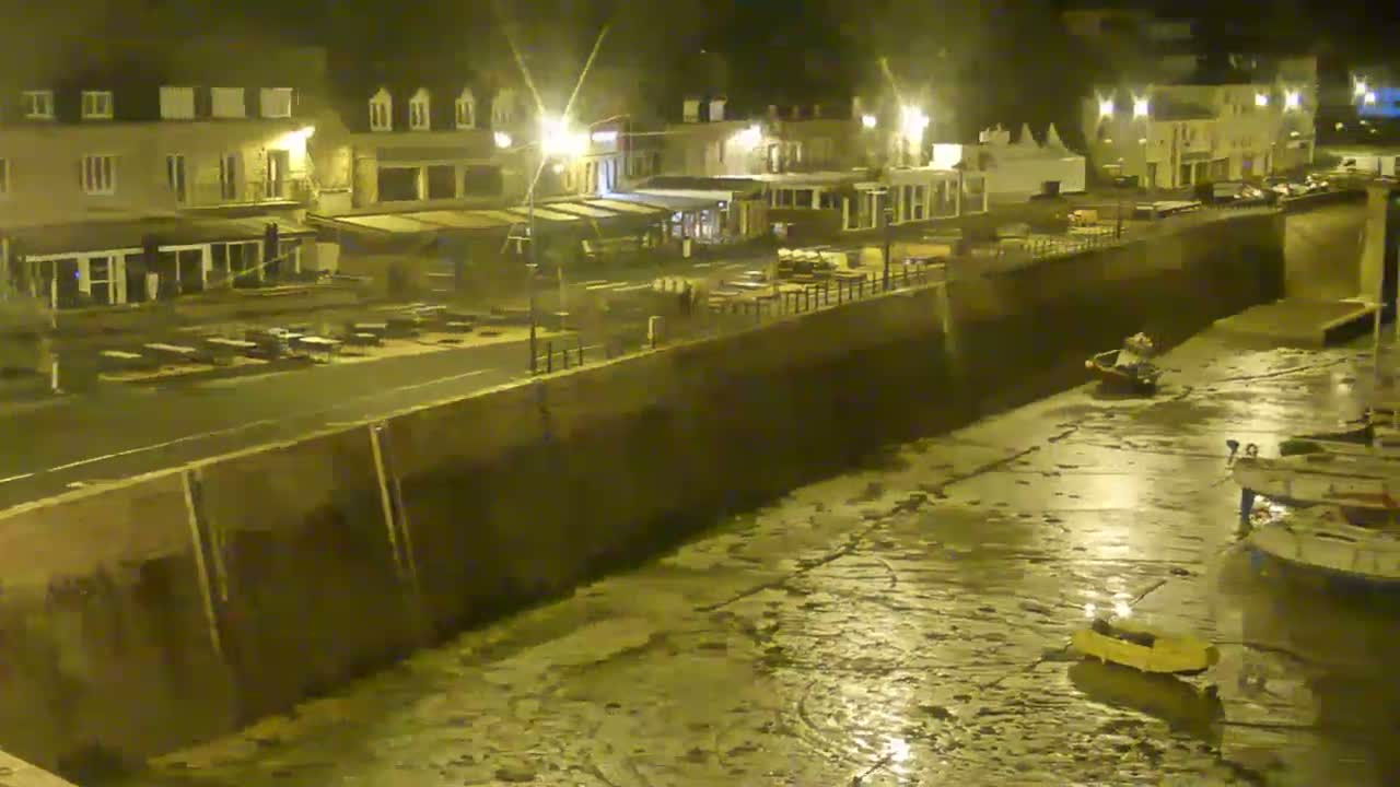 Erquy Comune & Port Live Cam - Saint-Brieuc, Cotes-d'Armor, Bretagne, France