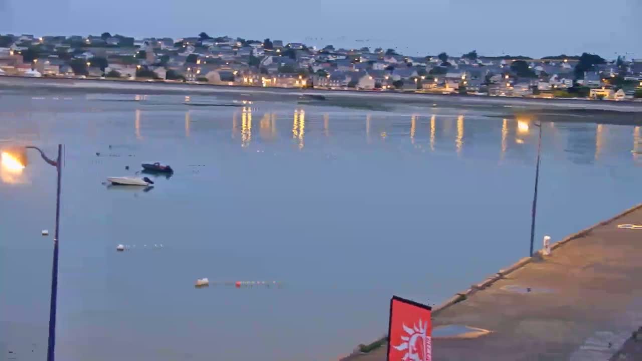 Erquy Comune & Port Live Cam - Saint-Brieuc, Cotes-d'Armor, Bretagne, France